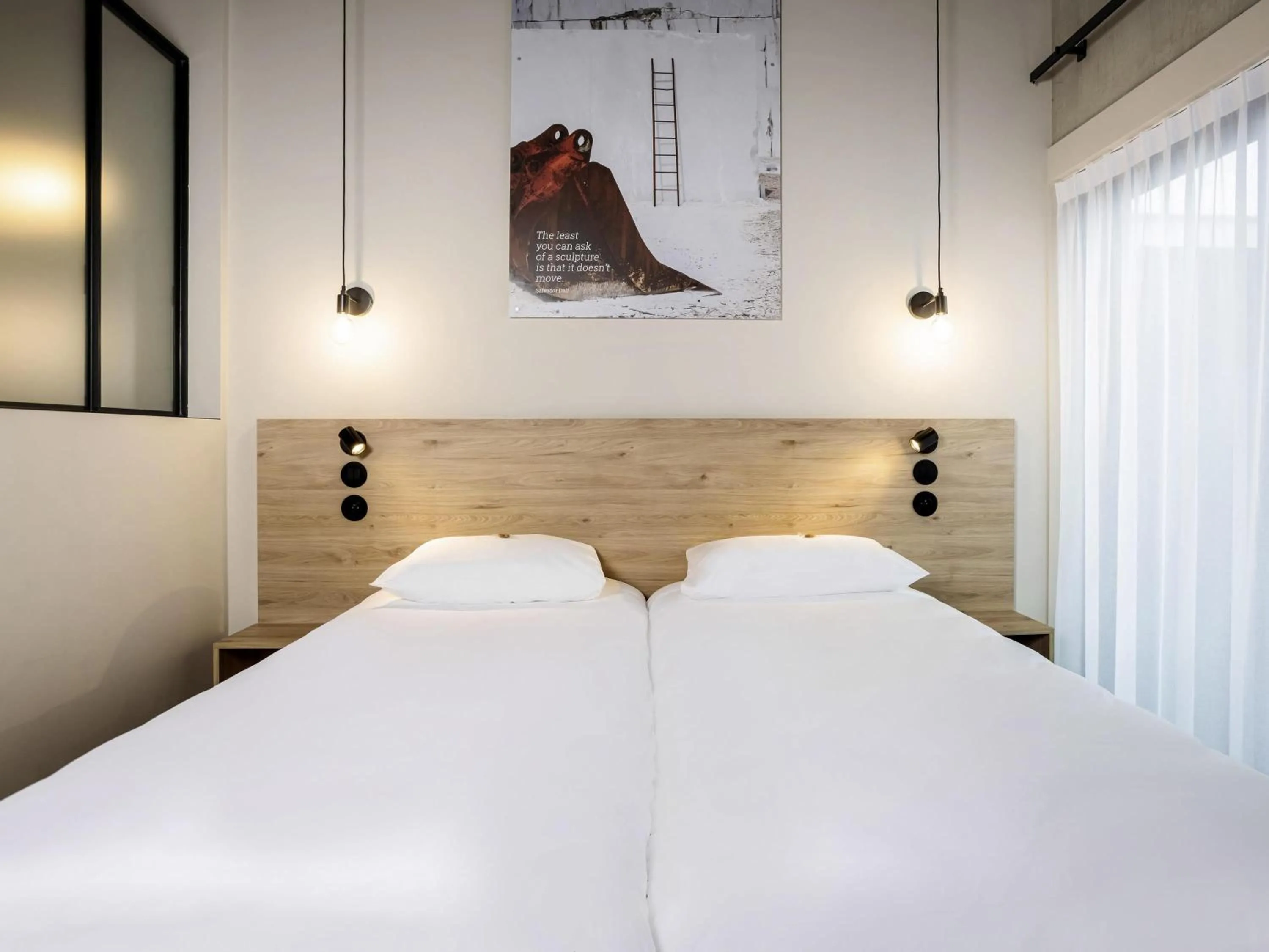 Bedroom, Bed in ibis Styles Namur