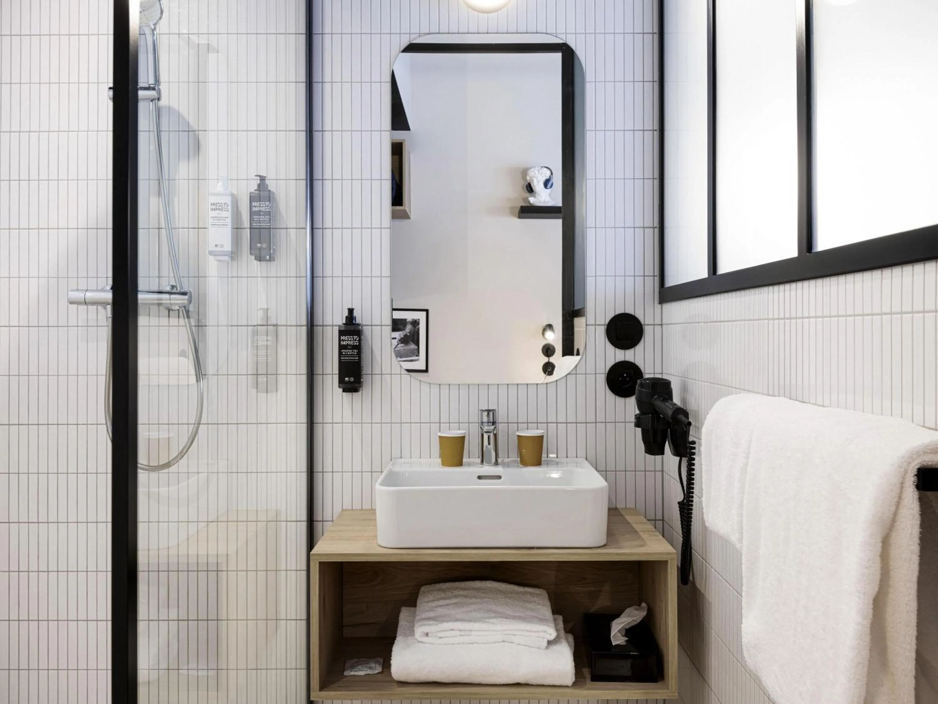 Bedroom in ibis Styles Namur