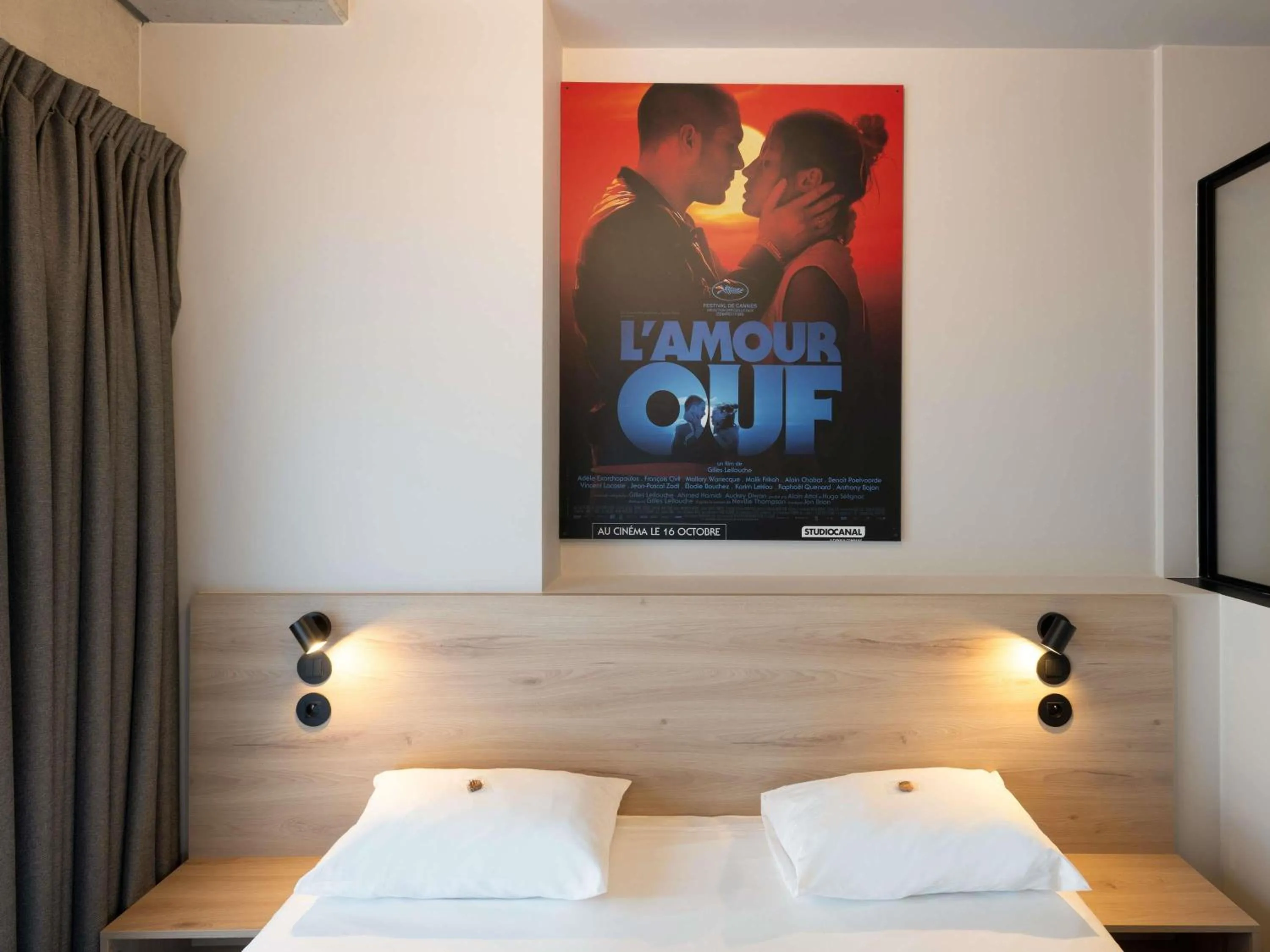 Bedroom, Bed in ibis Styles Namur