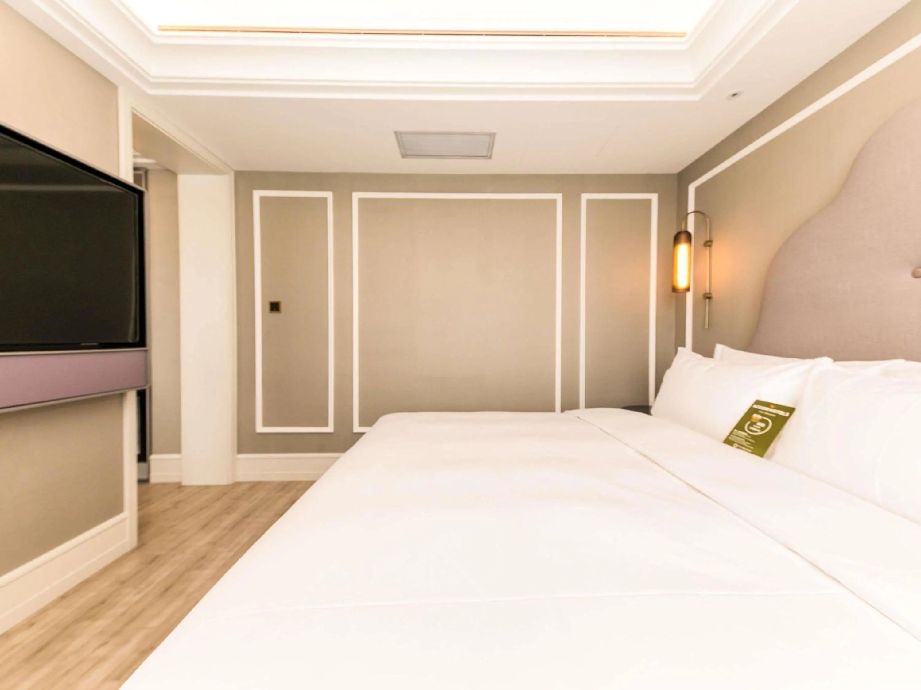 Bedroom, Bed in Mercure Xian City Centre