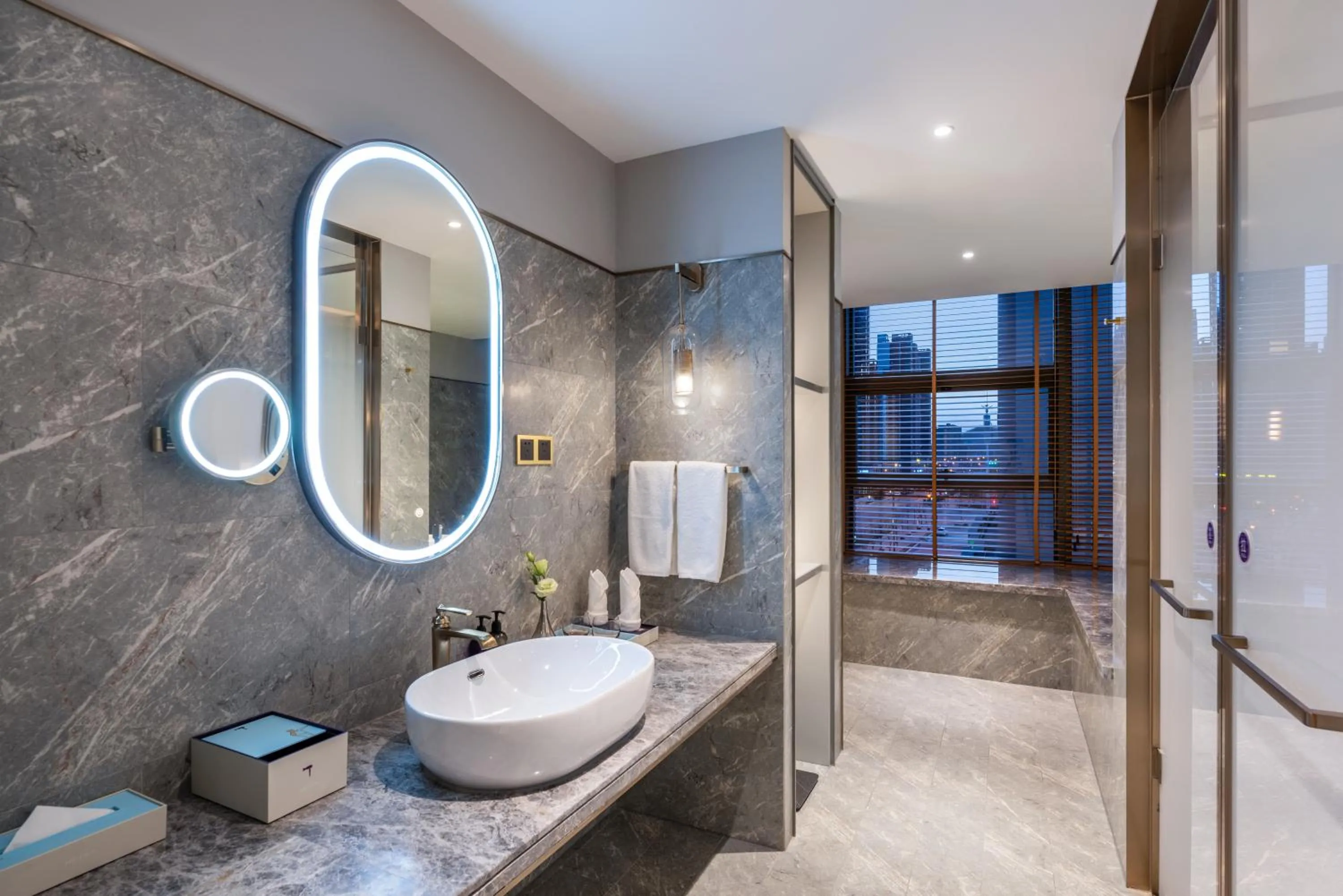 Superior King Room - single occupancy in Mercure Yan'an Downtown