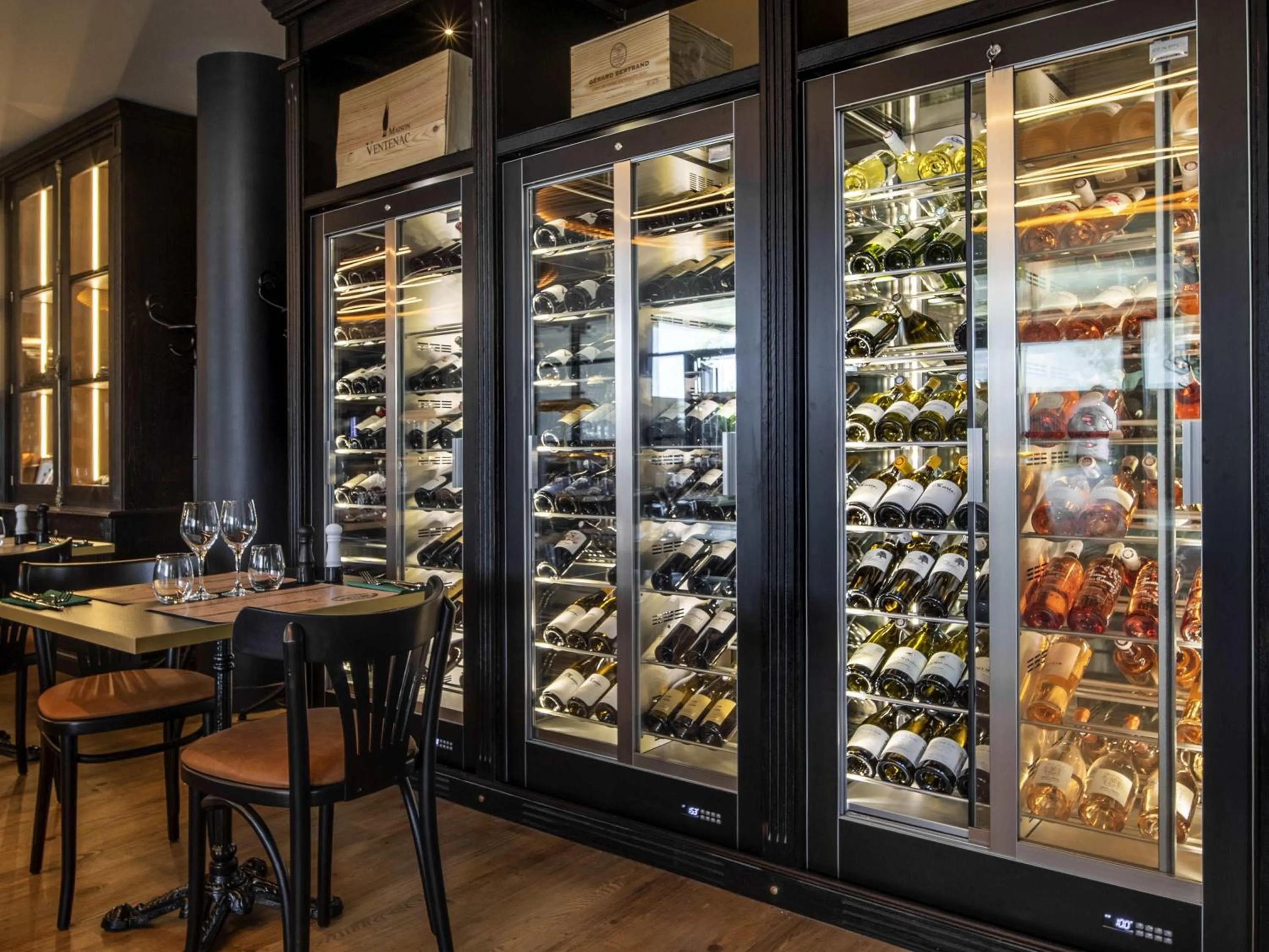 Lounge or bar in ibis Styles Castelnaudary