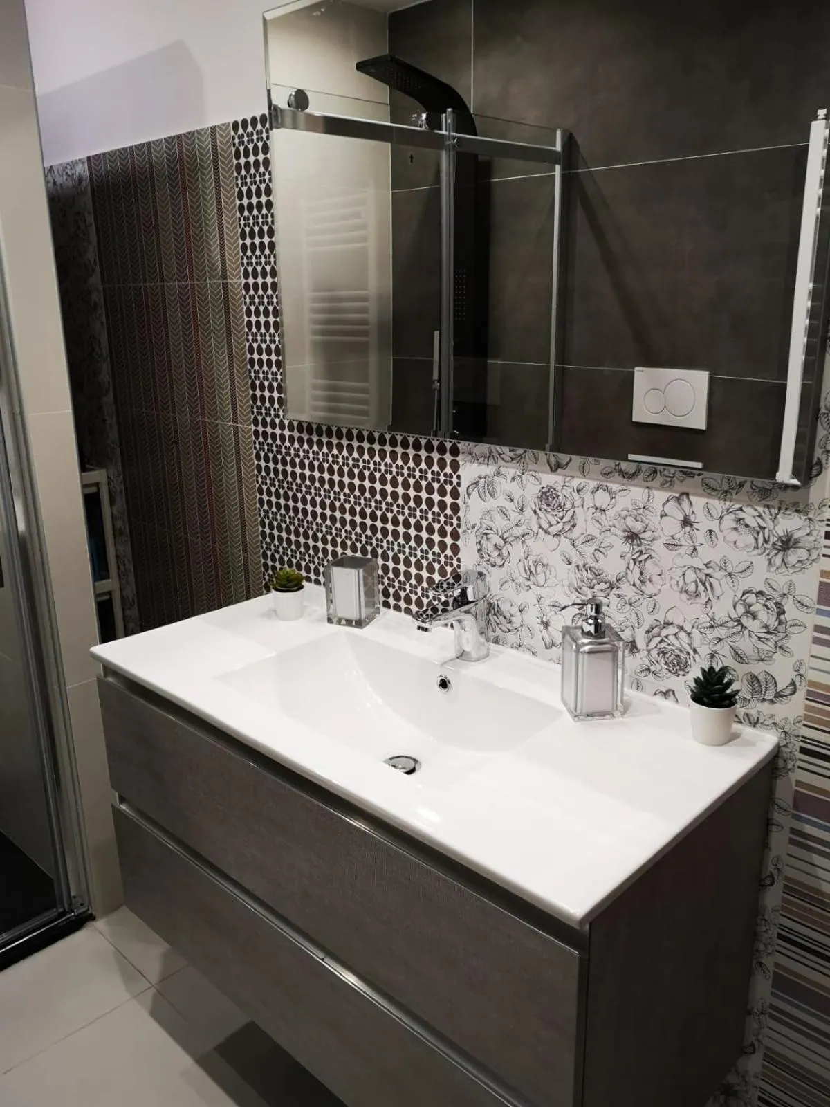 Bathroom in Belvedere 75