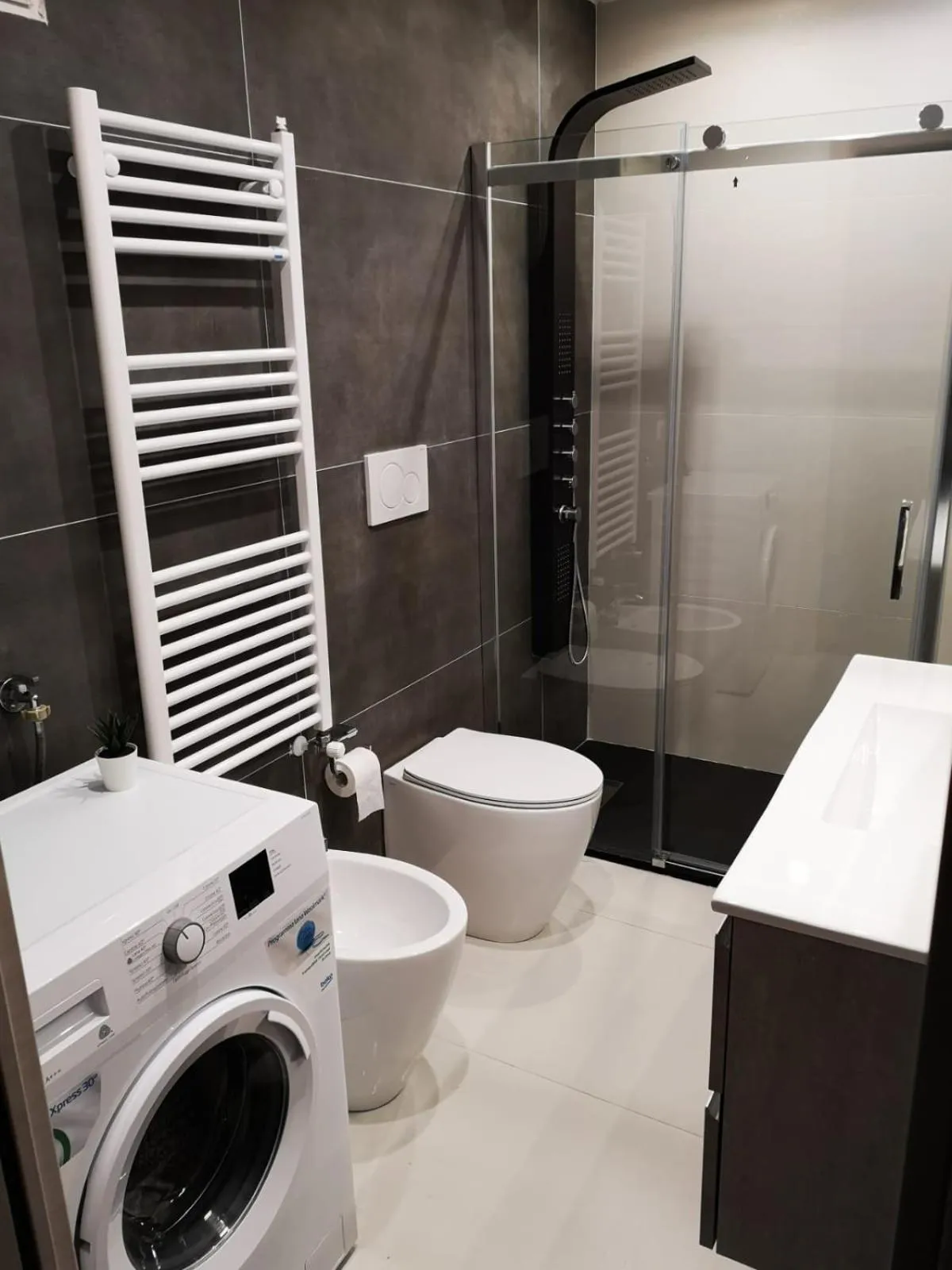 Bathroom in Belvedere 75