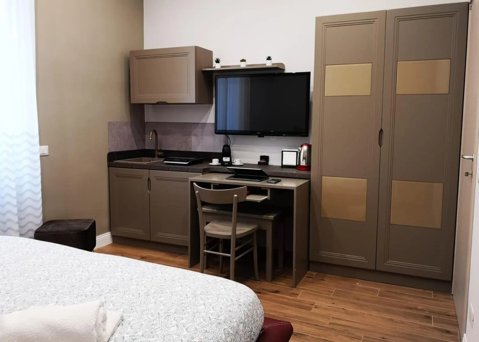 Kitchen or kitchenette, Bed in Belvedere 75