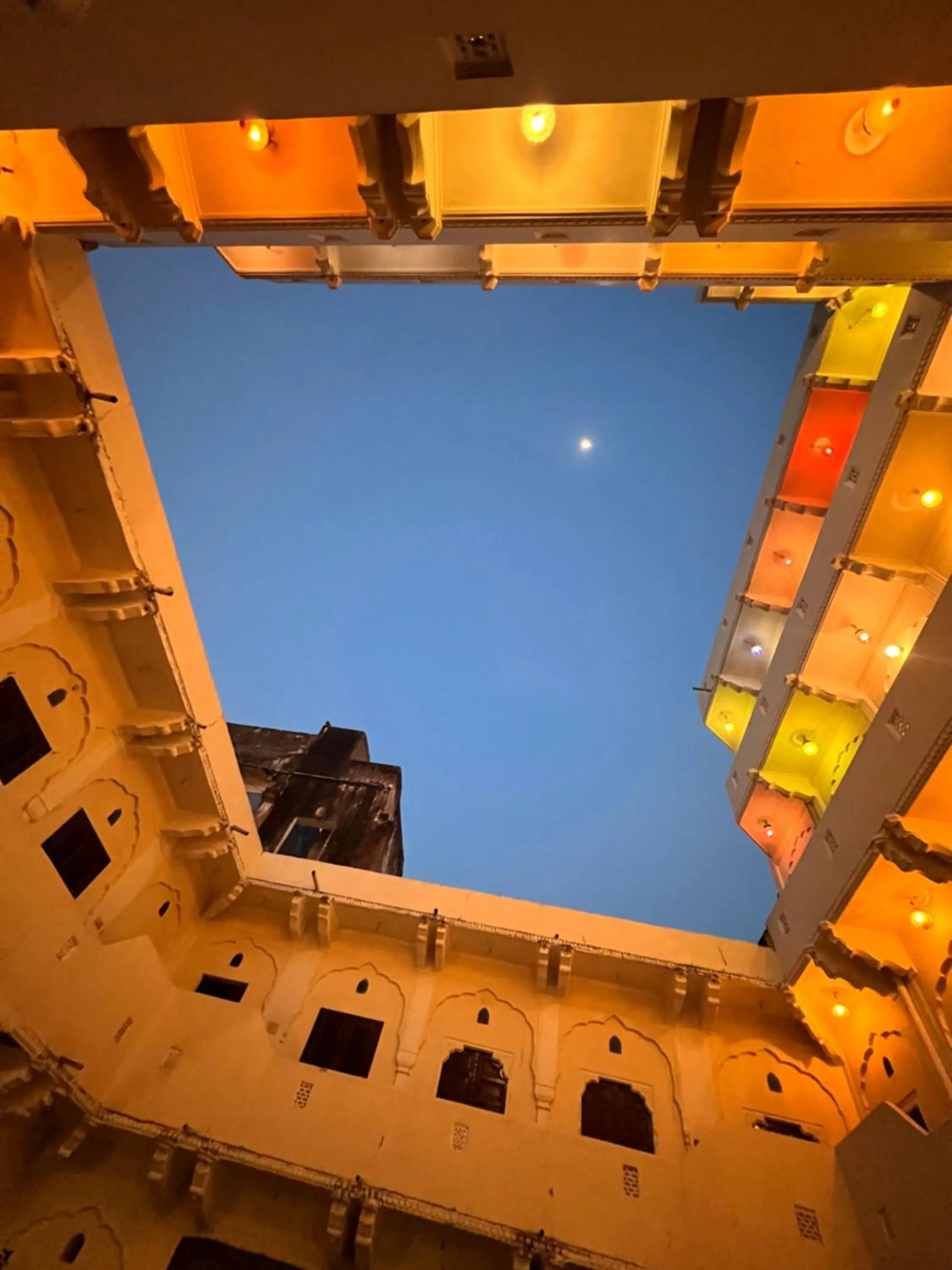 Property building in Saba Haveli