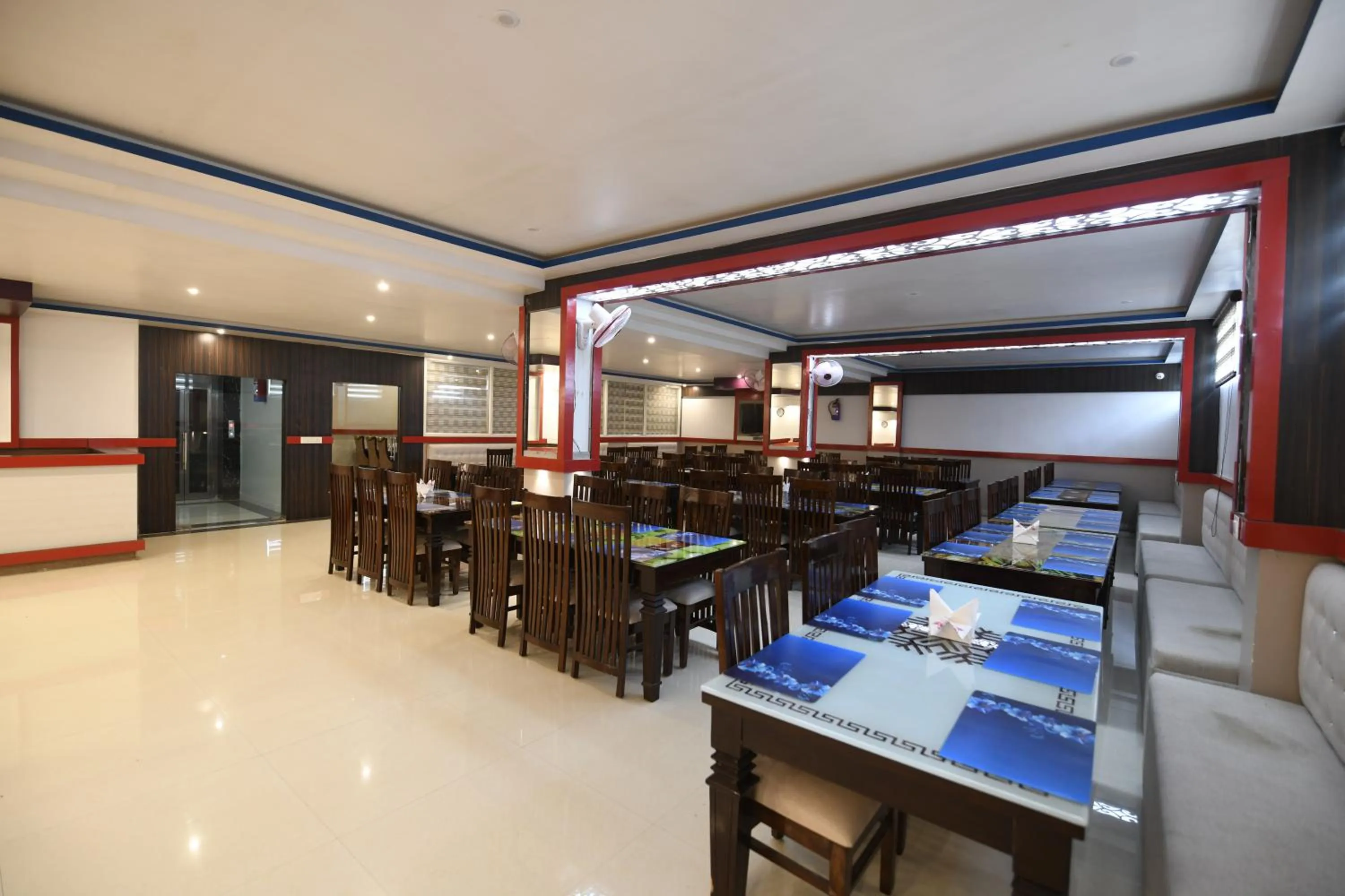 Restaurant/places to eat in Hotel Star Bodh Gaya