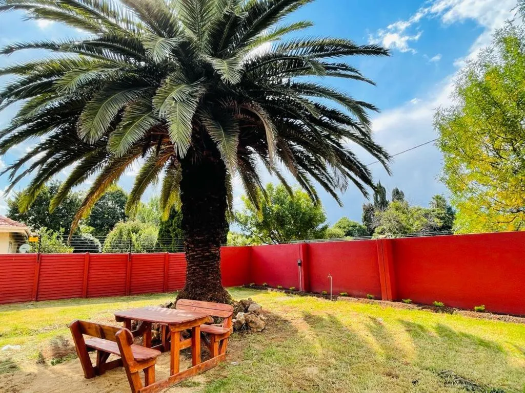 Garden in Ithonsi Guesthouse