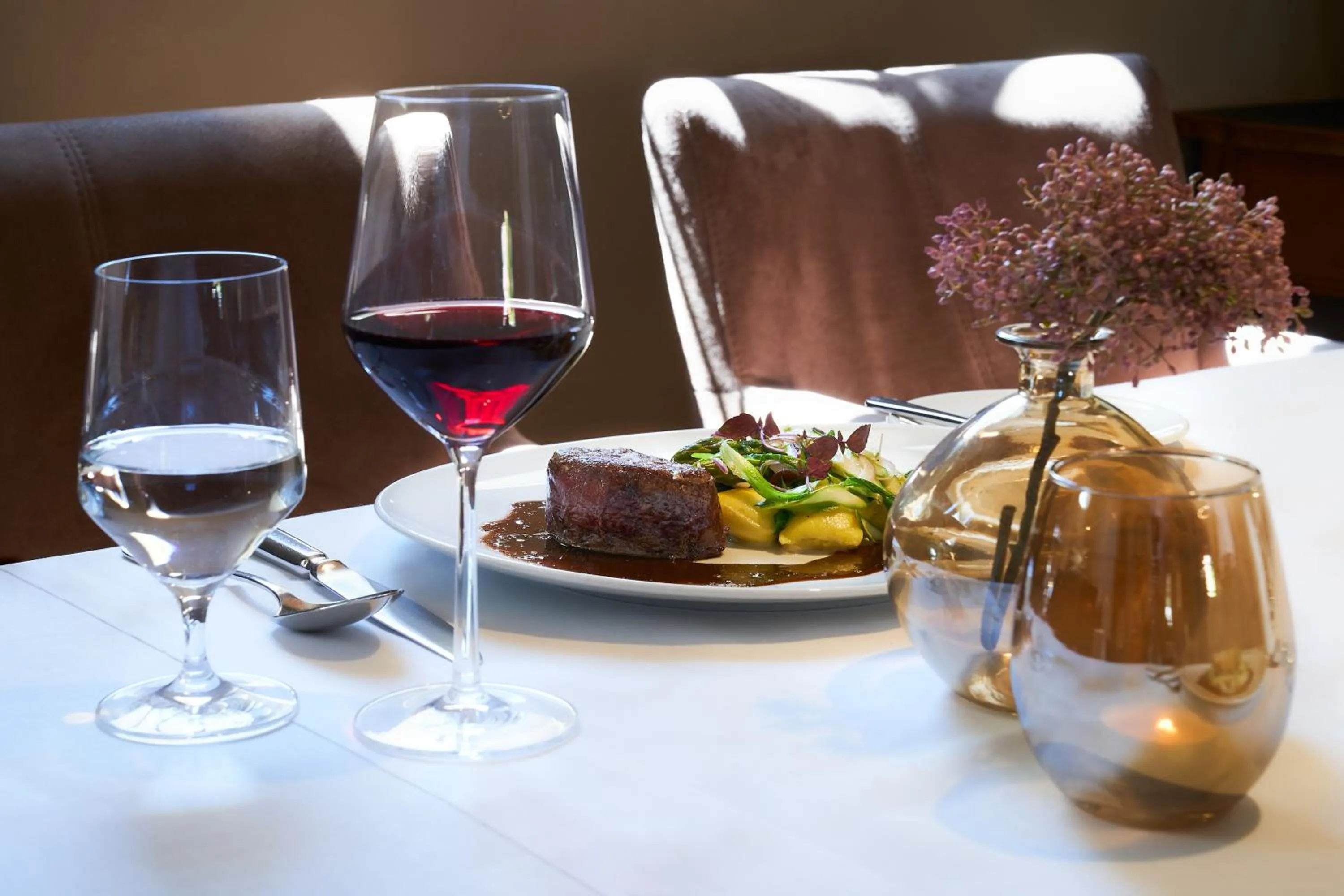 Restaurant/places to eat in Romantik Hotel am Brühl