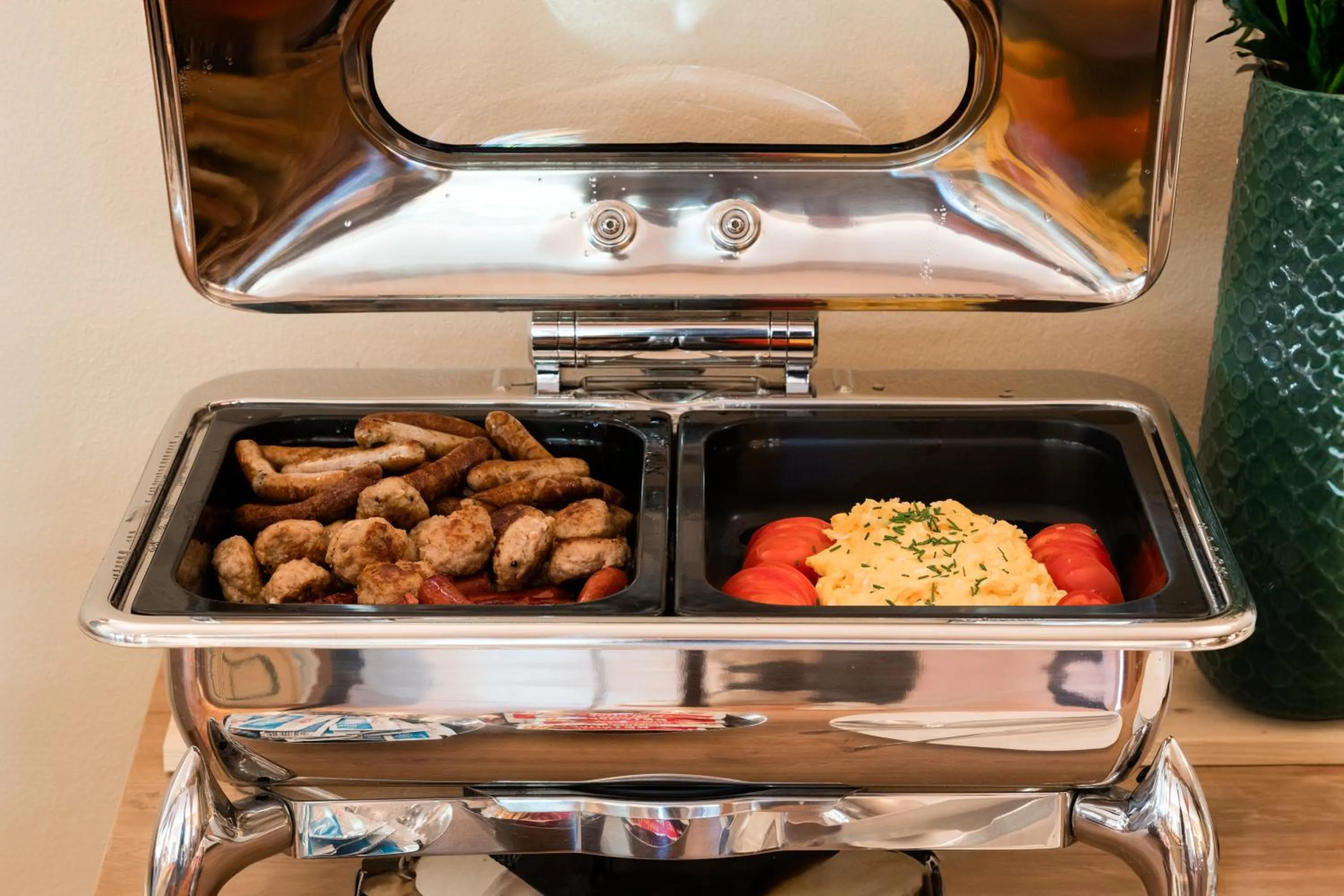 Breakfast in Romantik Hotel am Brühl