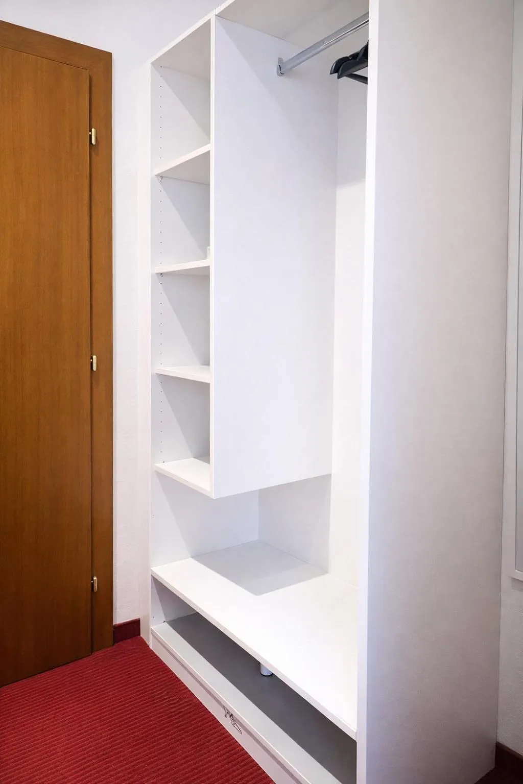 wardrobe in Stadthotel Kramer