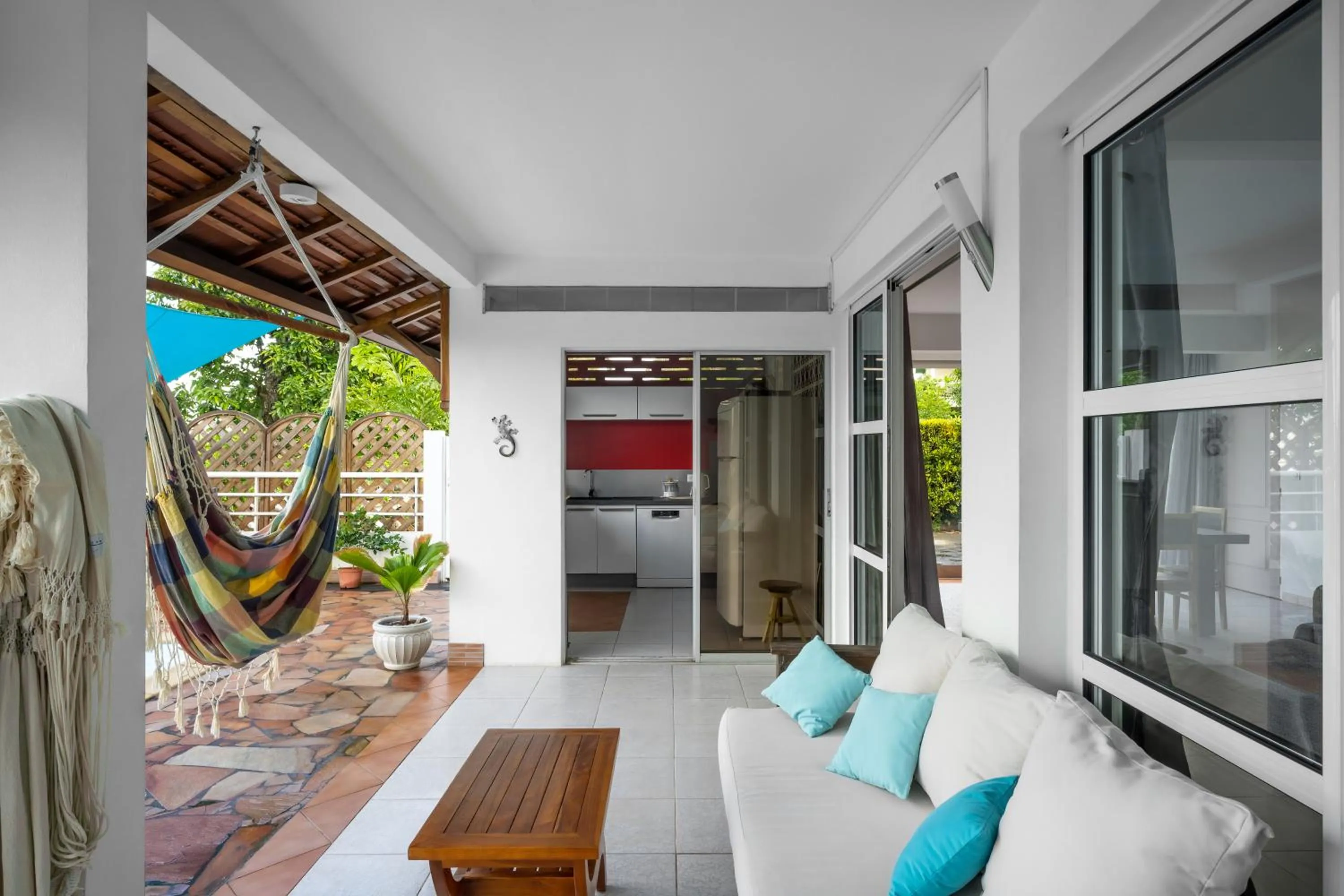 Balcony/Terrace in Villa Ti'Kemy avec piscine au sel