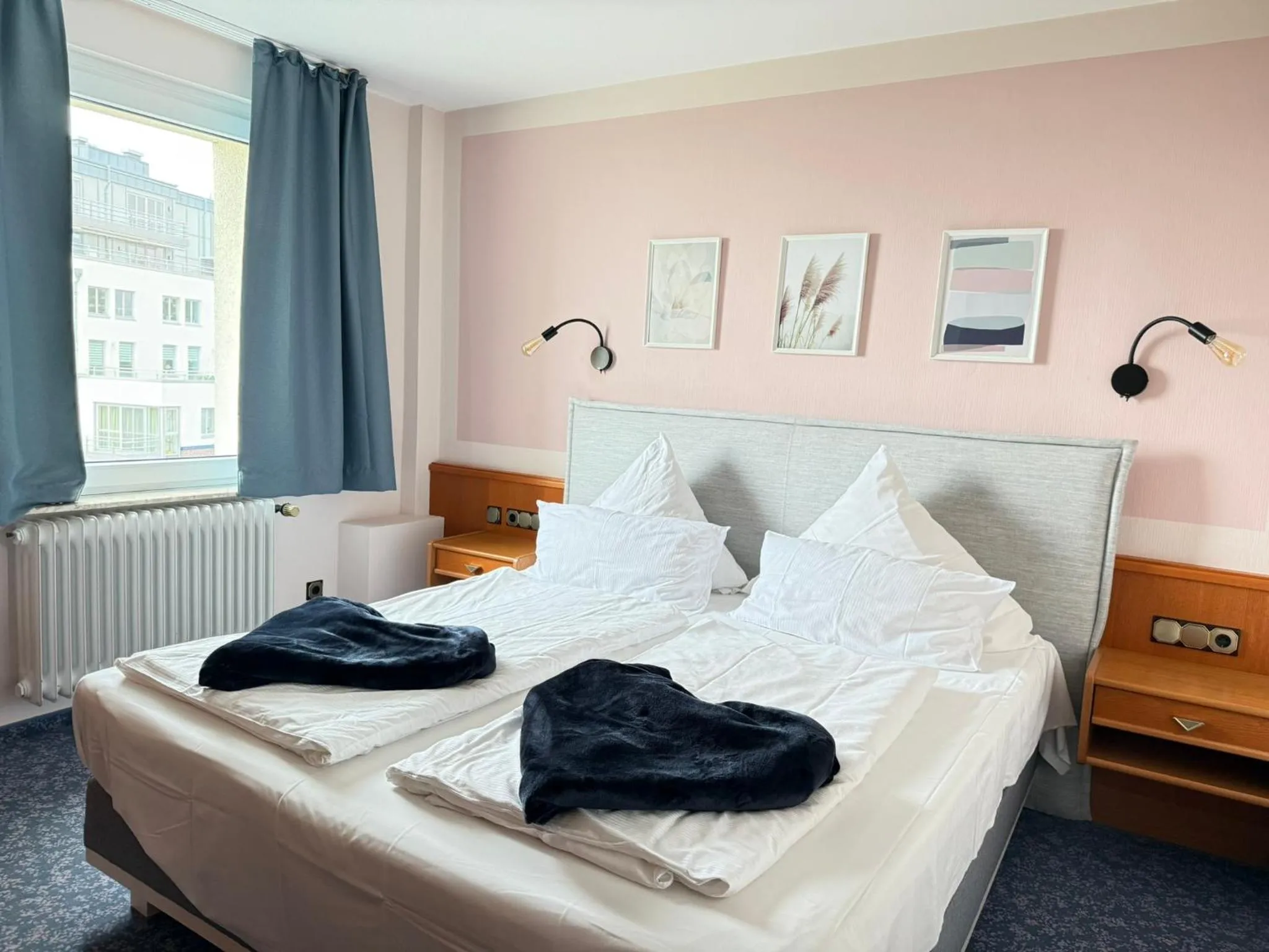 Photo of the whole room, Bed in Seehotel Neue Liebe