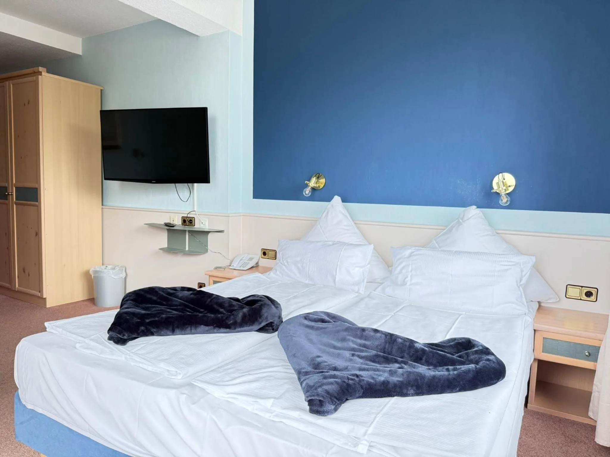 Photo of the whole room, Bed in Seehotel Neue Liebe
