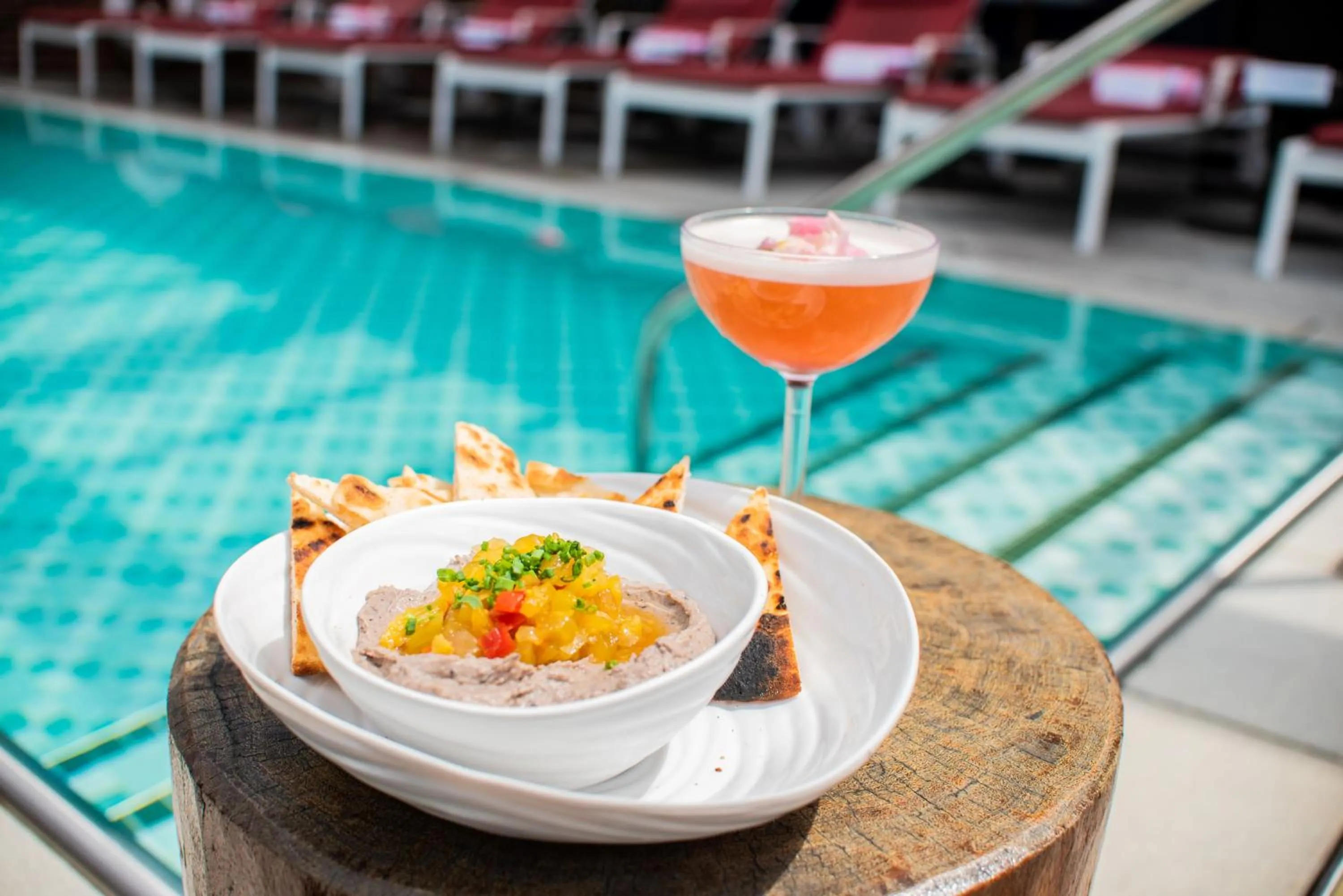 Swimming pool in Virgin Hotels New Orleans