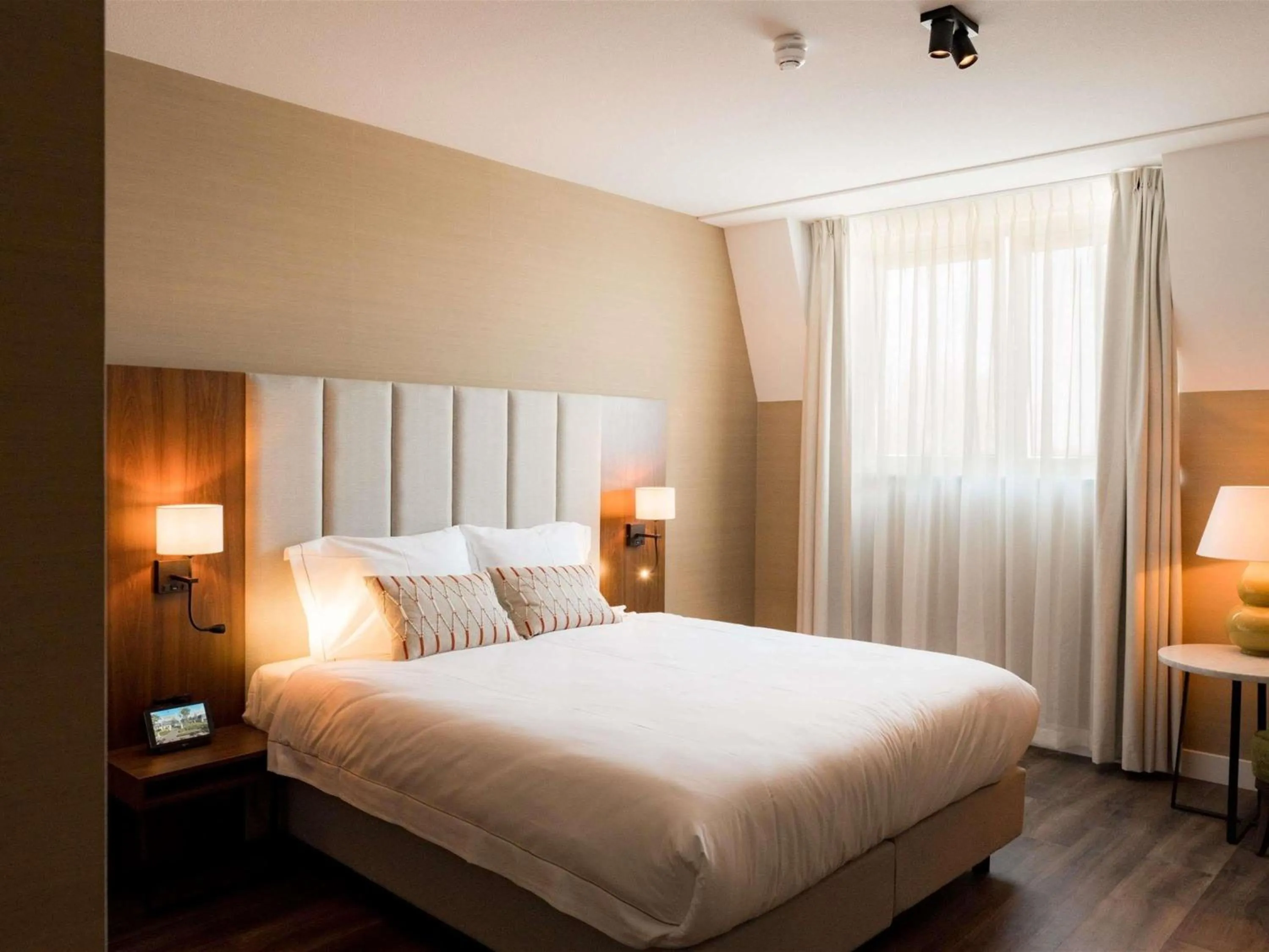 Bedroom, Bed in Hotel Ter Zand - Handwritten Collection