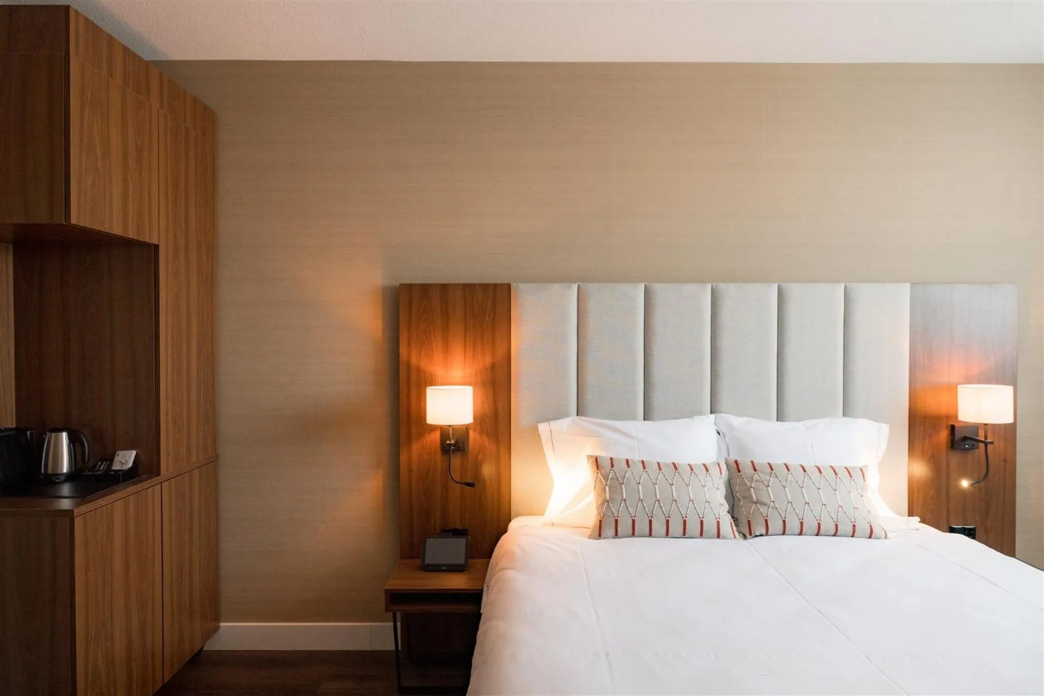 Bedroom, Bed in Hotel Ter Zand - Handwritten Collection