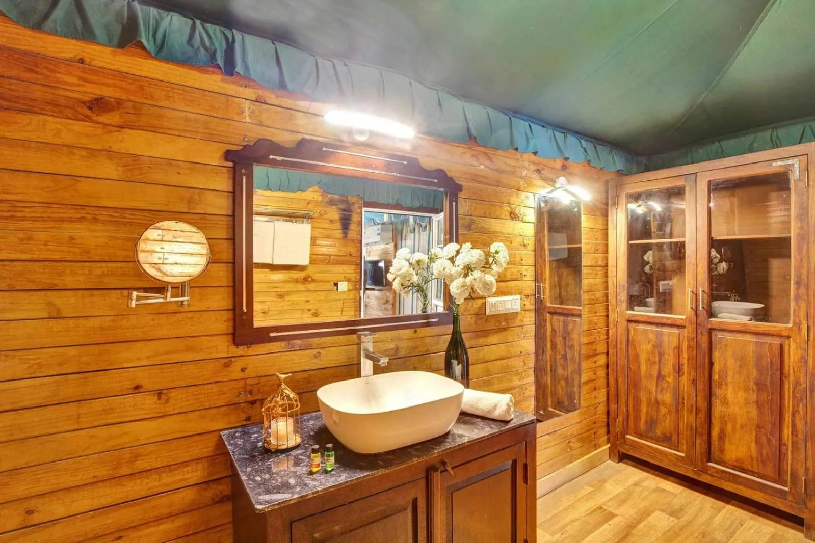 Bathroom in Foothill Pushkar Resort