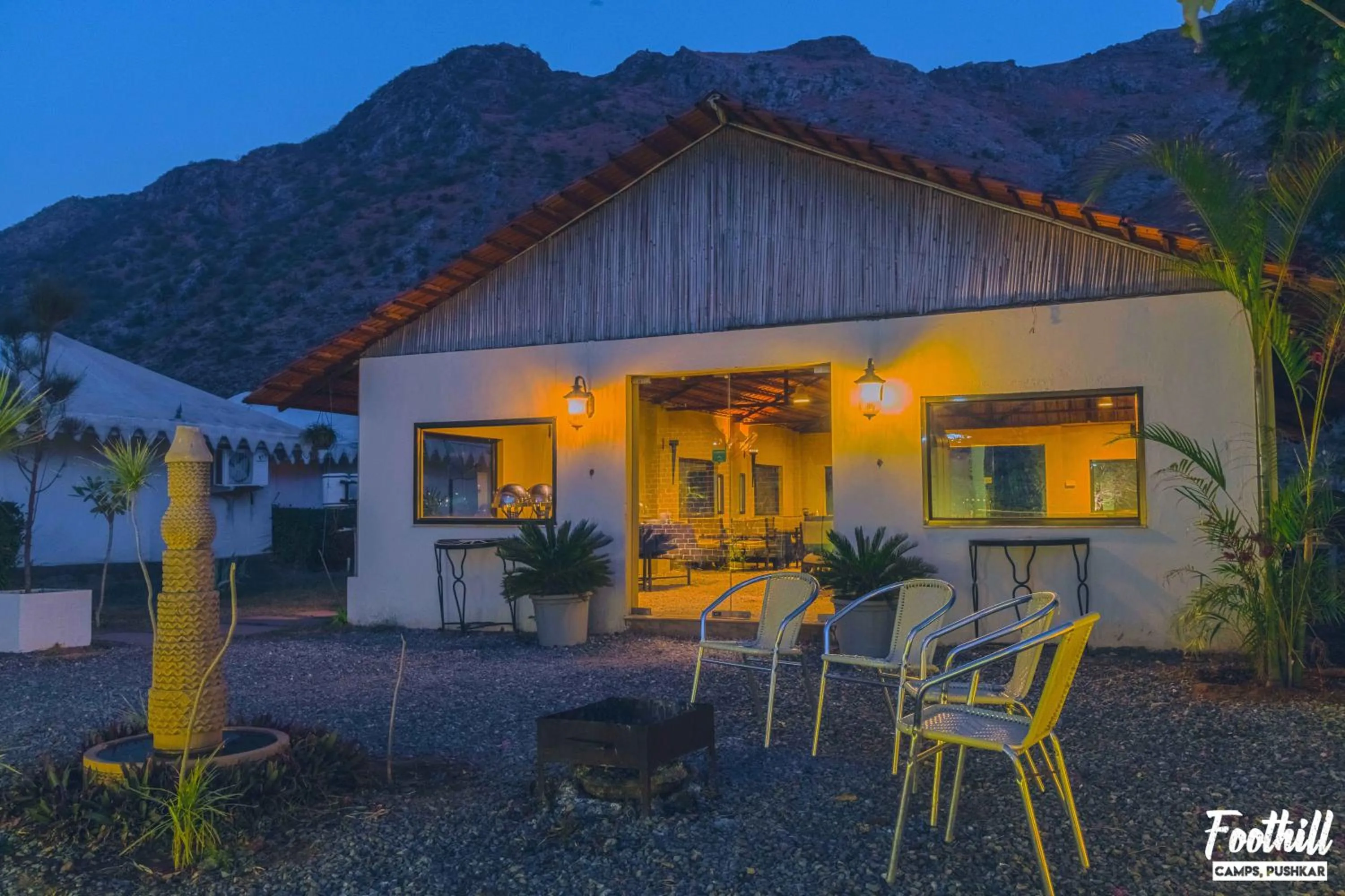 Mountain view in Foothill Pushkar Resort