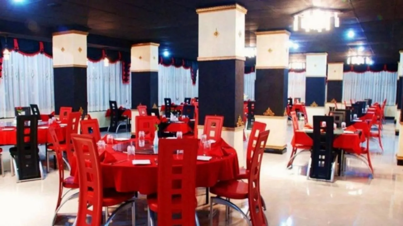 Restaurant/places to eat in Urban Rose Hotel & Apartments