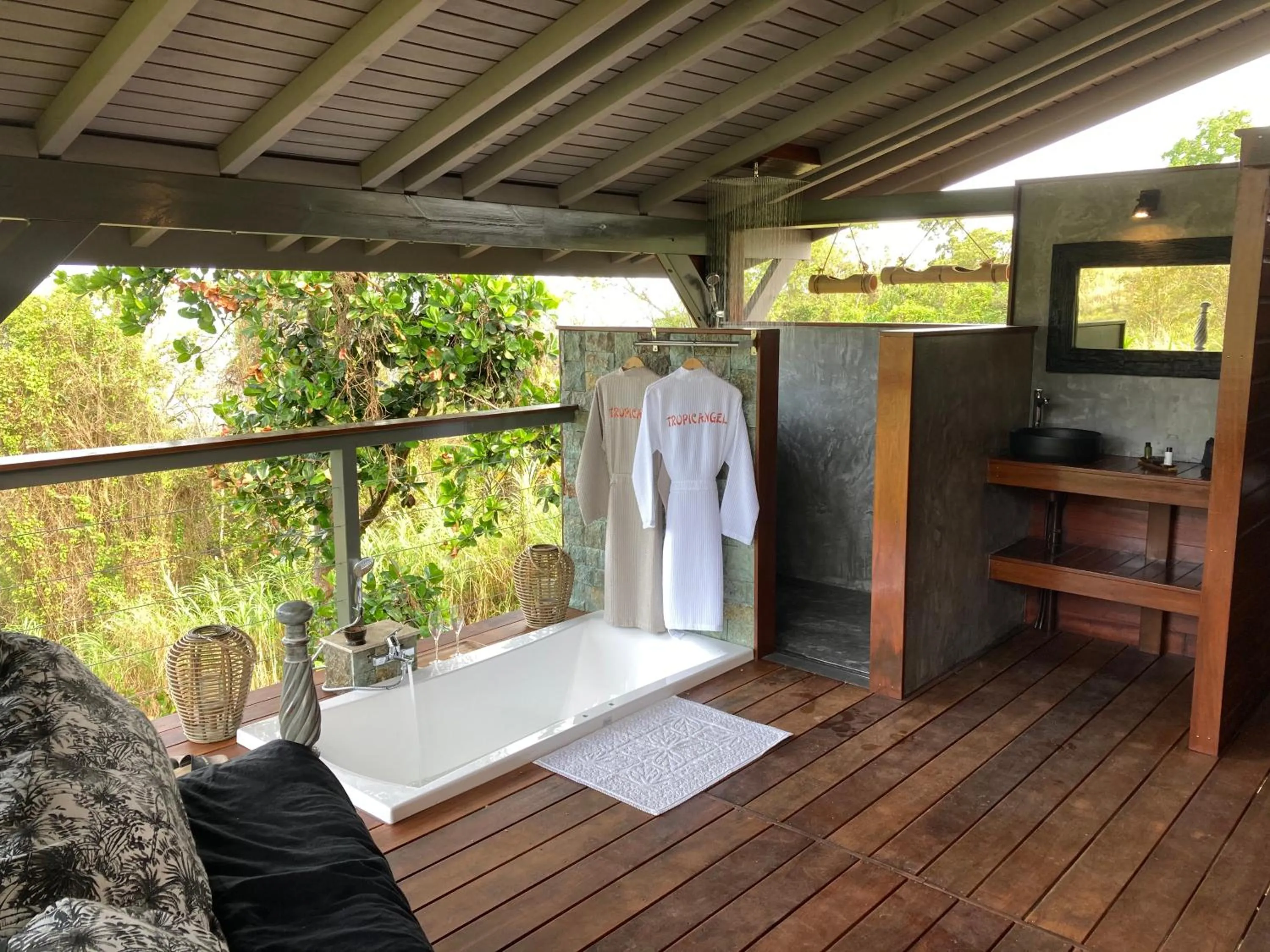 Patio in TropicAngel ECOLODGE de Charme