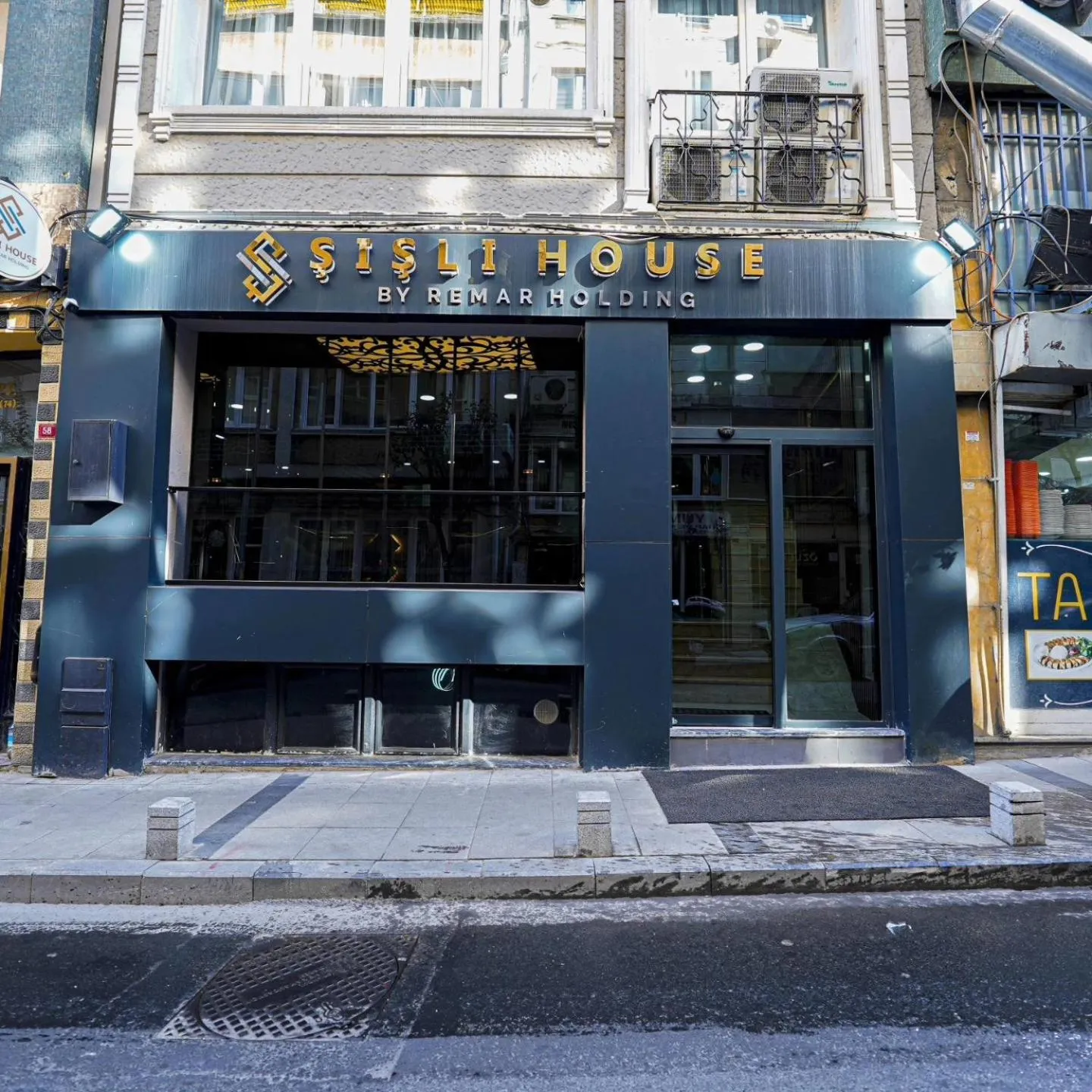 Property building in Sisli House By Remar Holding