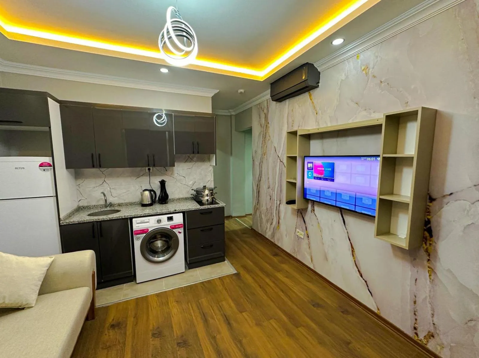 TV and multimedia in Sisli House By Remar Holding