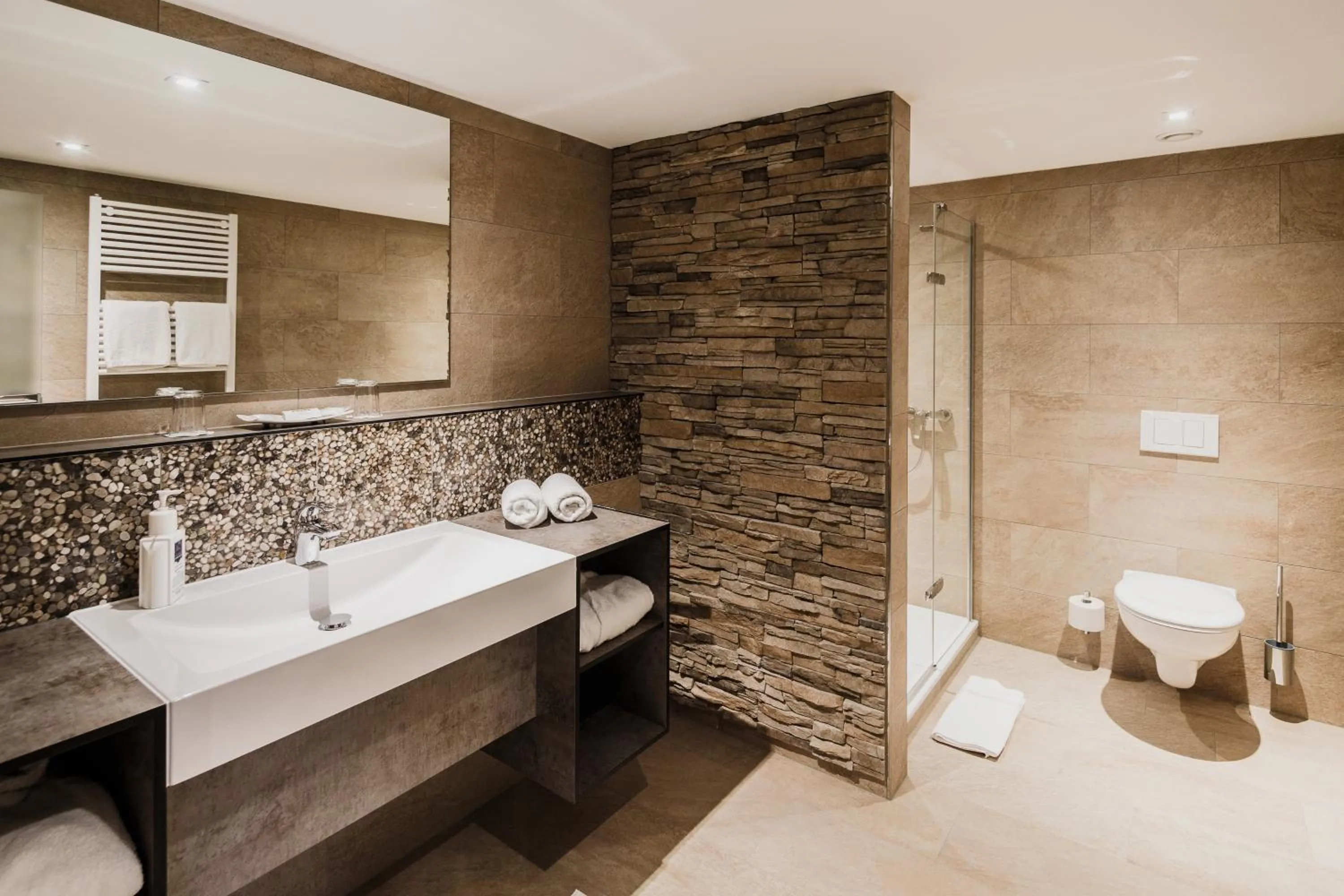 Shower in Hotel zur Post