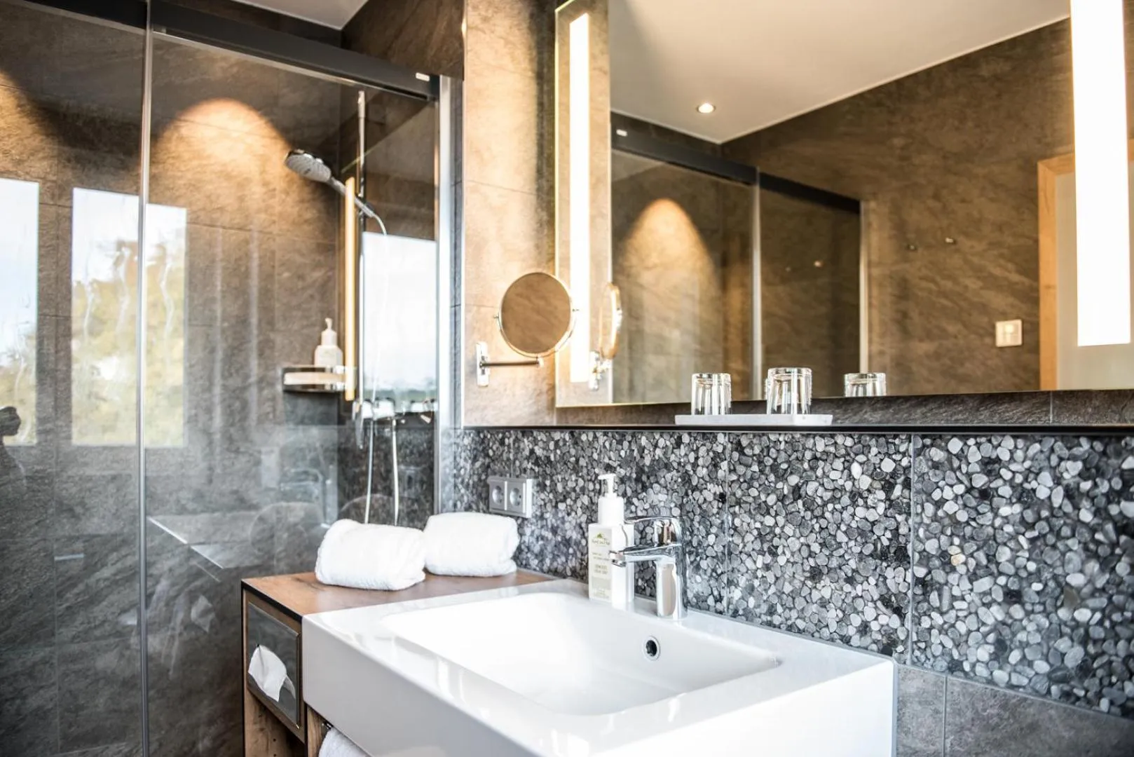 Shower in Hotel zur Post