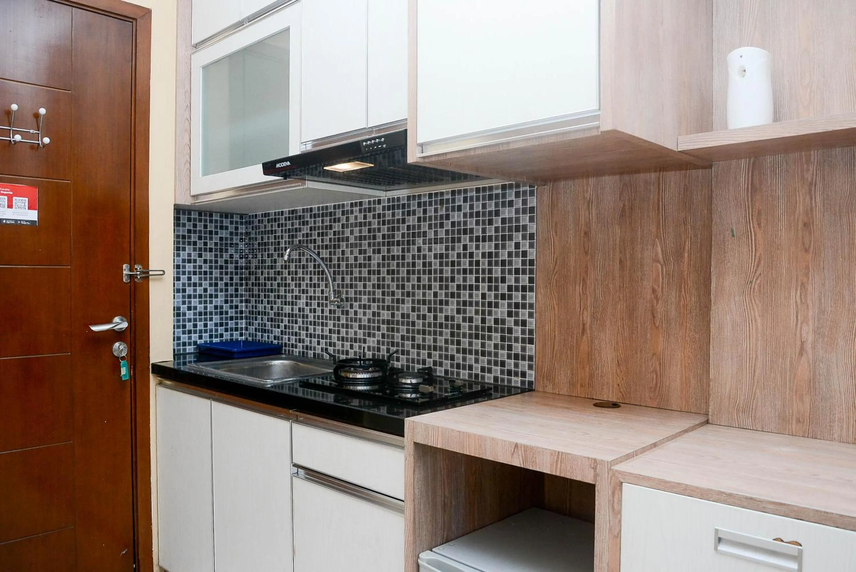 Gorgeous and Strategic Studio Apartment at Capitol Park Residence By Travelio