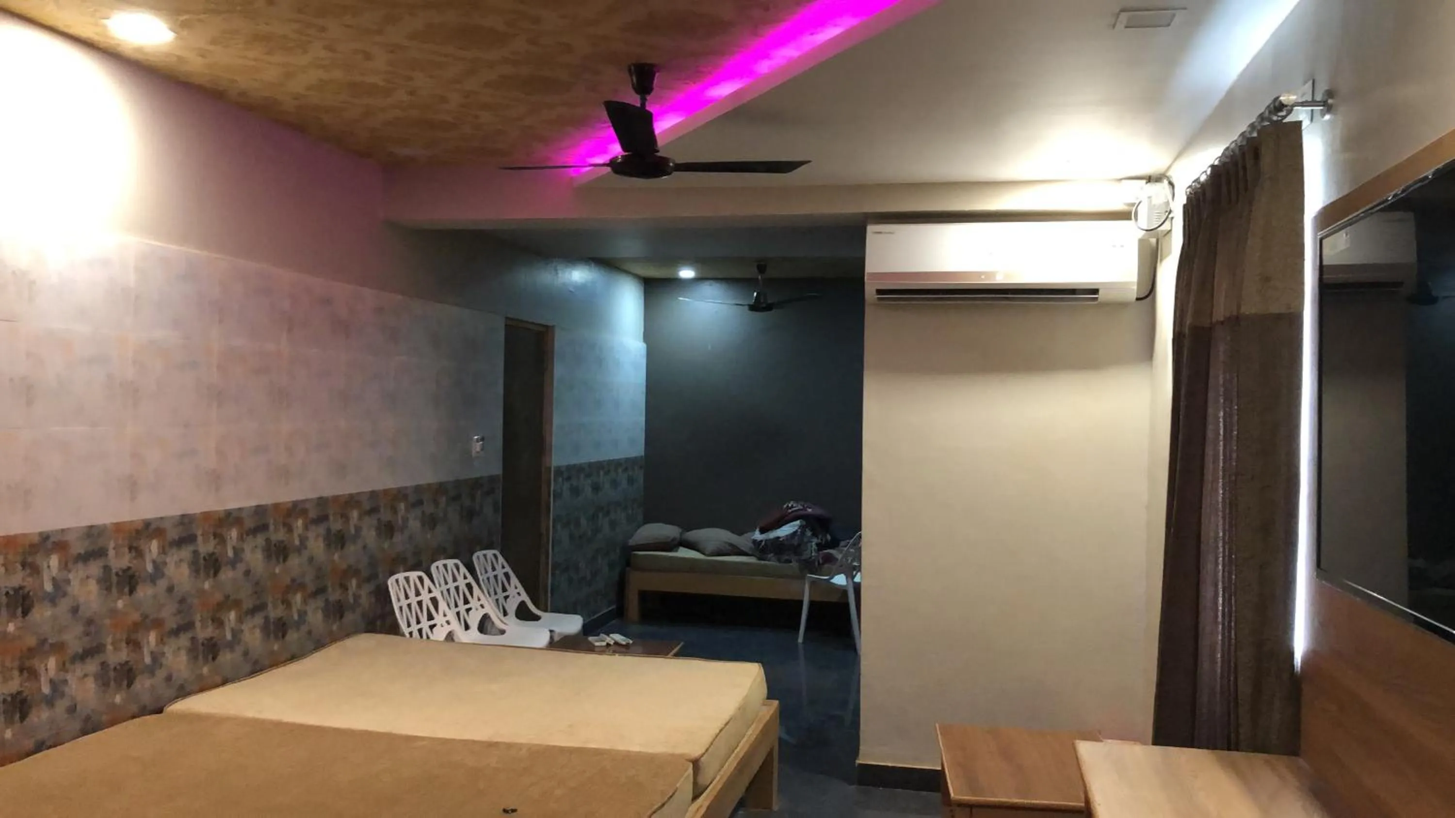 Bed in C M HOTEL NEW