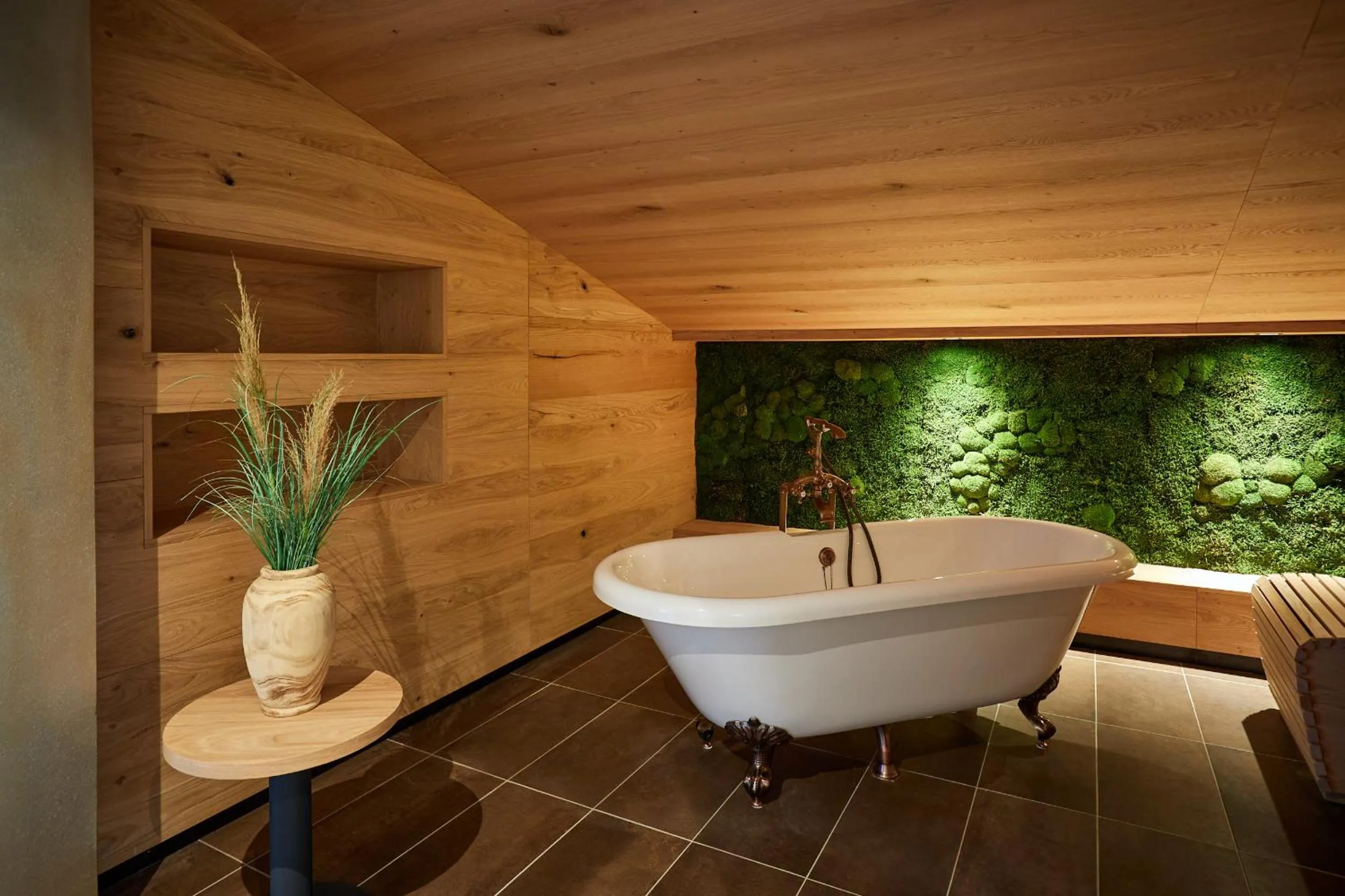 Photo of the whole room in EdeR FriDa - Tuttiii KomPletti ALL inKlusiv