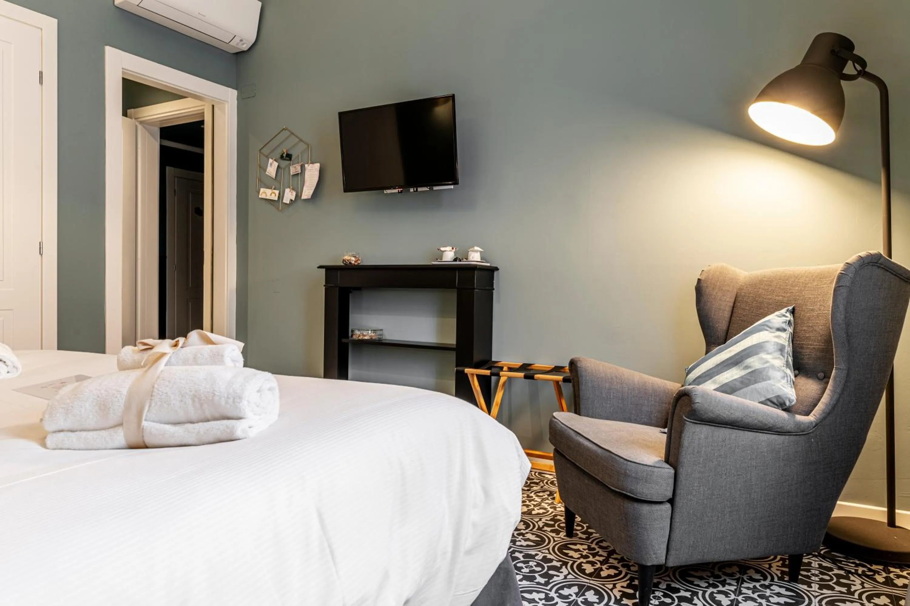 TV and multimedia, Bed in La Lu cozy rooms 2