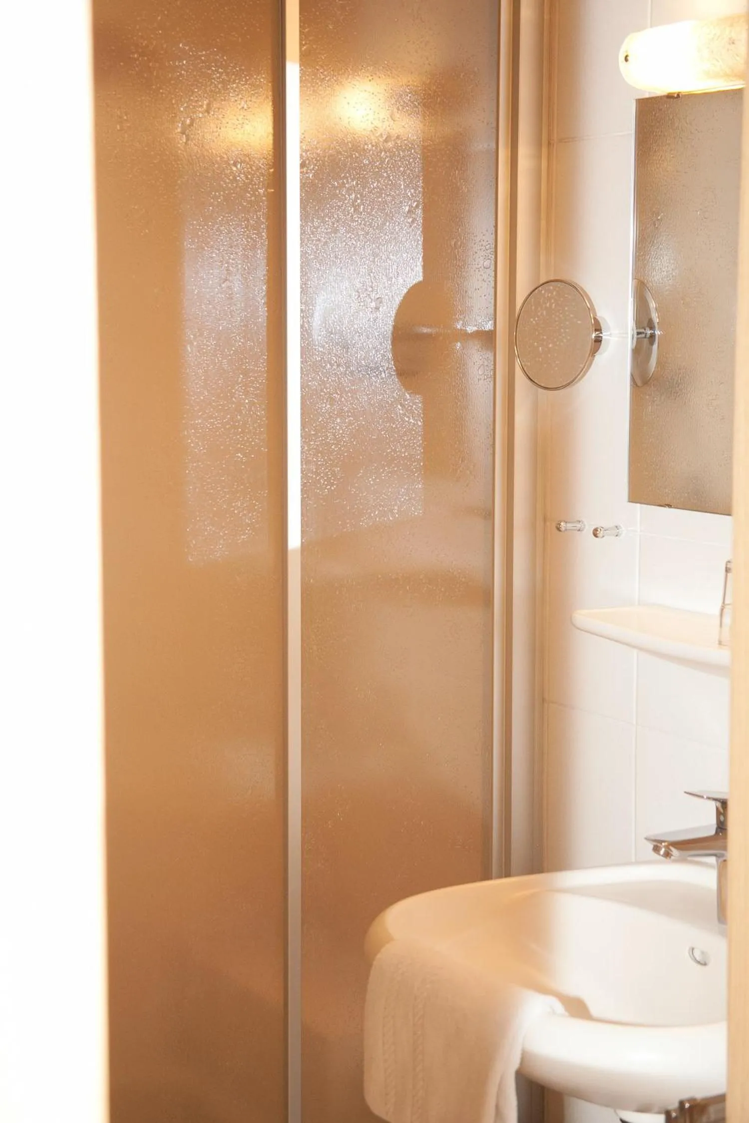 Shower in Bettmann regional Einkaufen & Bauernhofurlaub