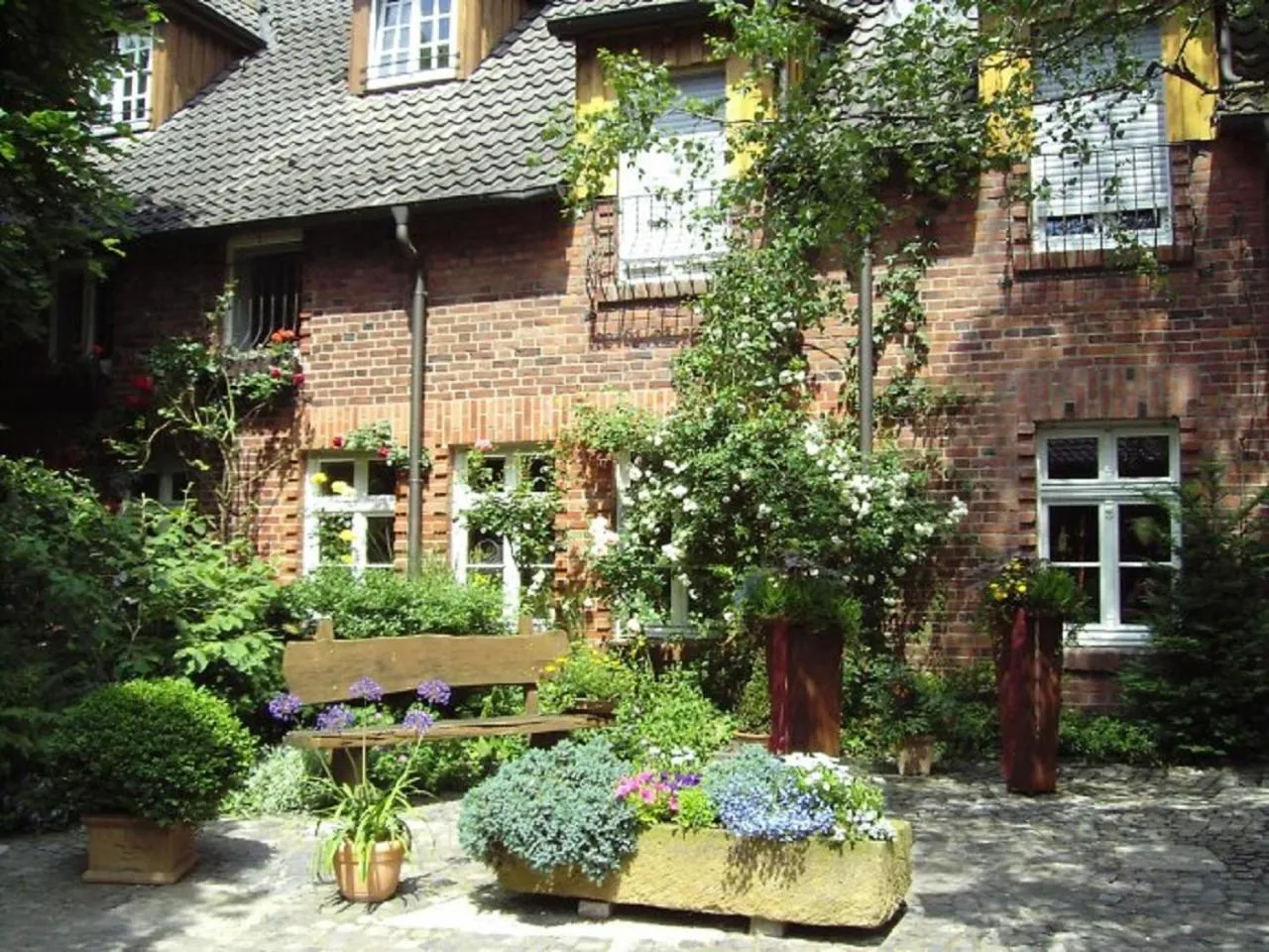 Property building in Bettmann regional Einkaufen & Bauernhofurlaub