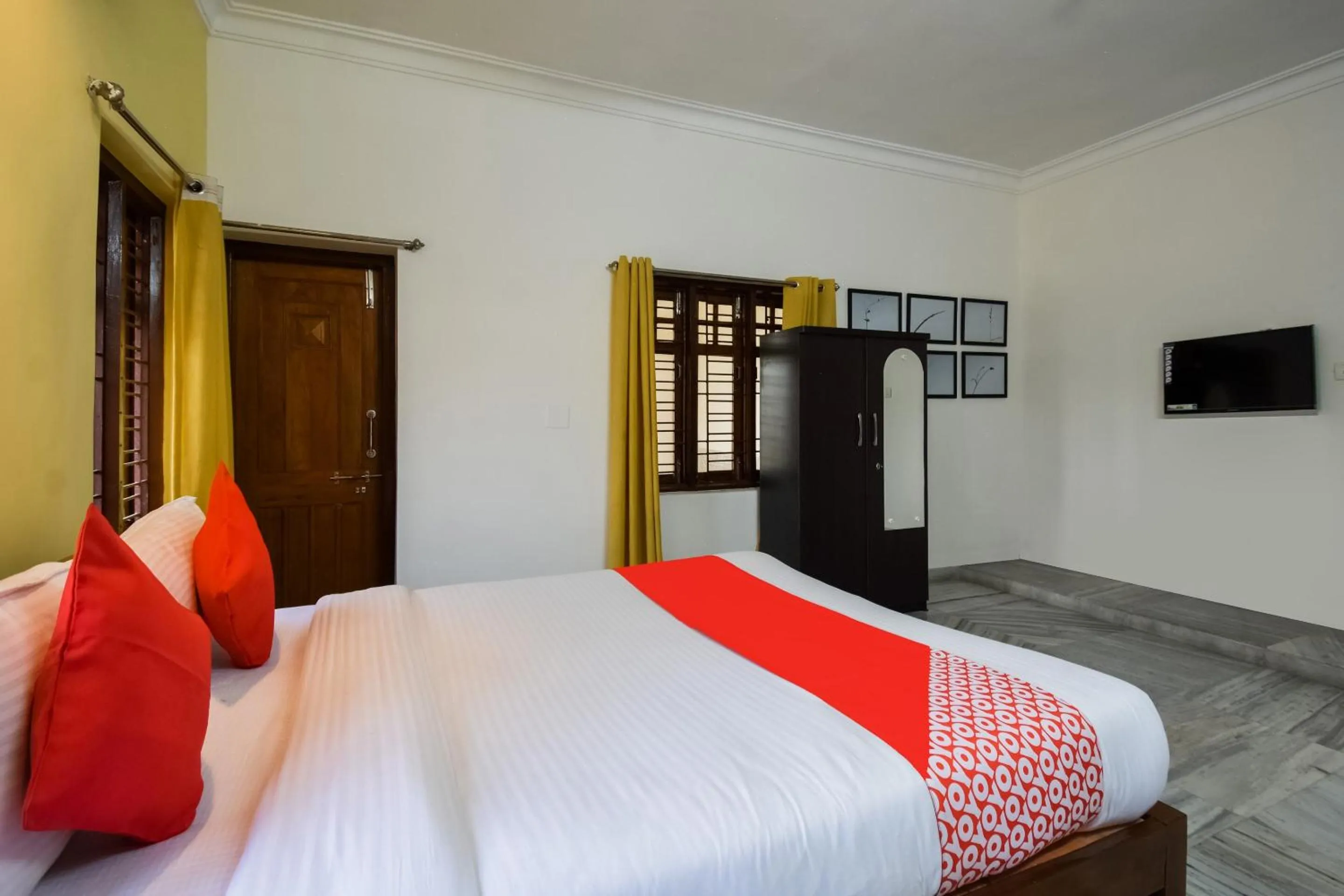 Bedroom, Bed in Hotel O Mks Inn