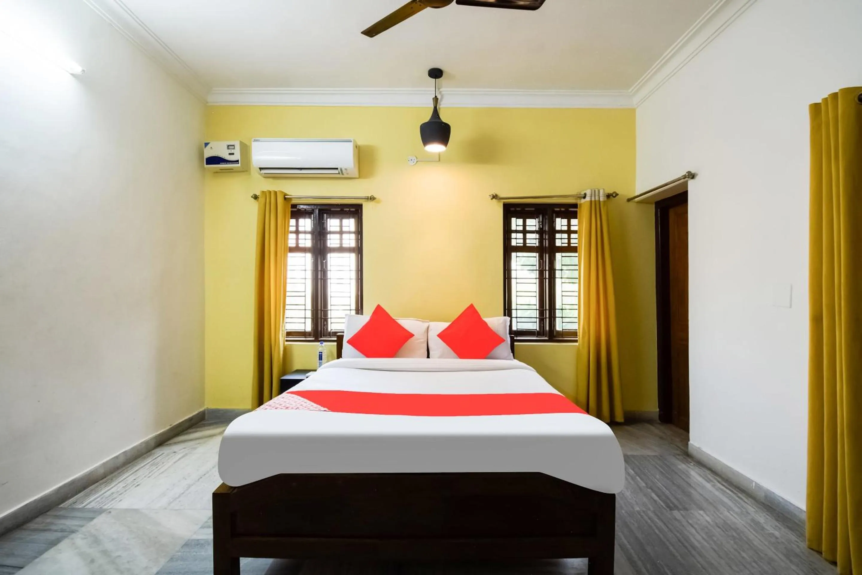 Bedroom, Bed in Hotel O Mks Inn