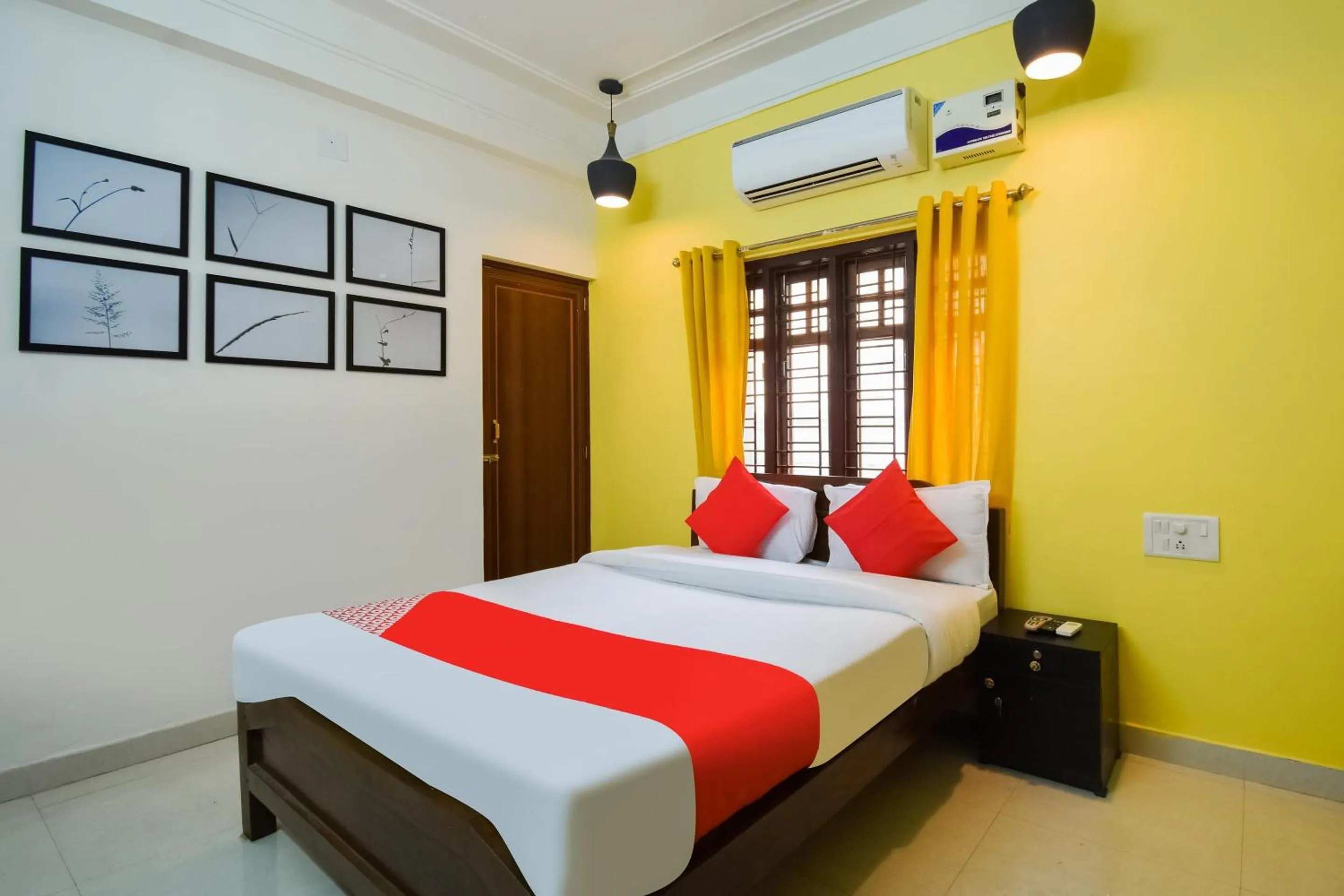 Bedroom, Bed in Hotel O Mks Inn