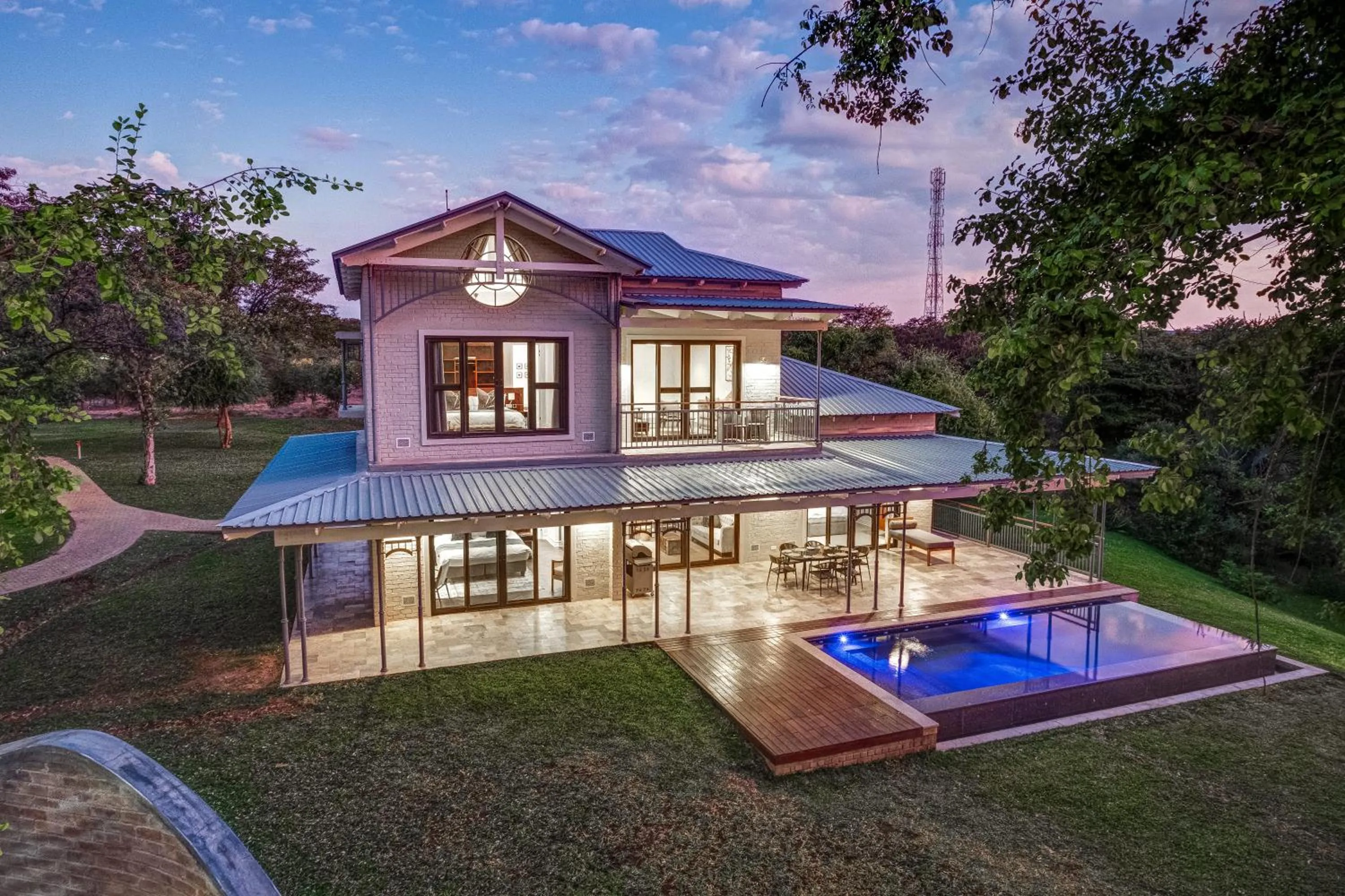 Three-Bedroom Villa in Palm River Hotel