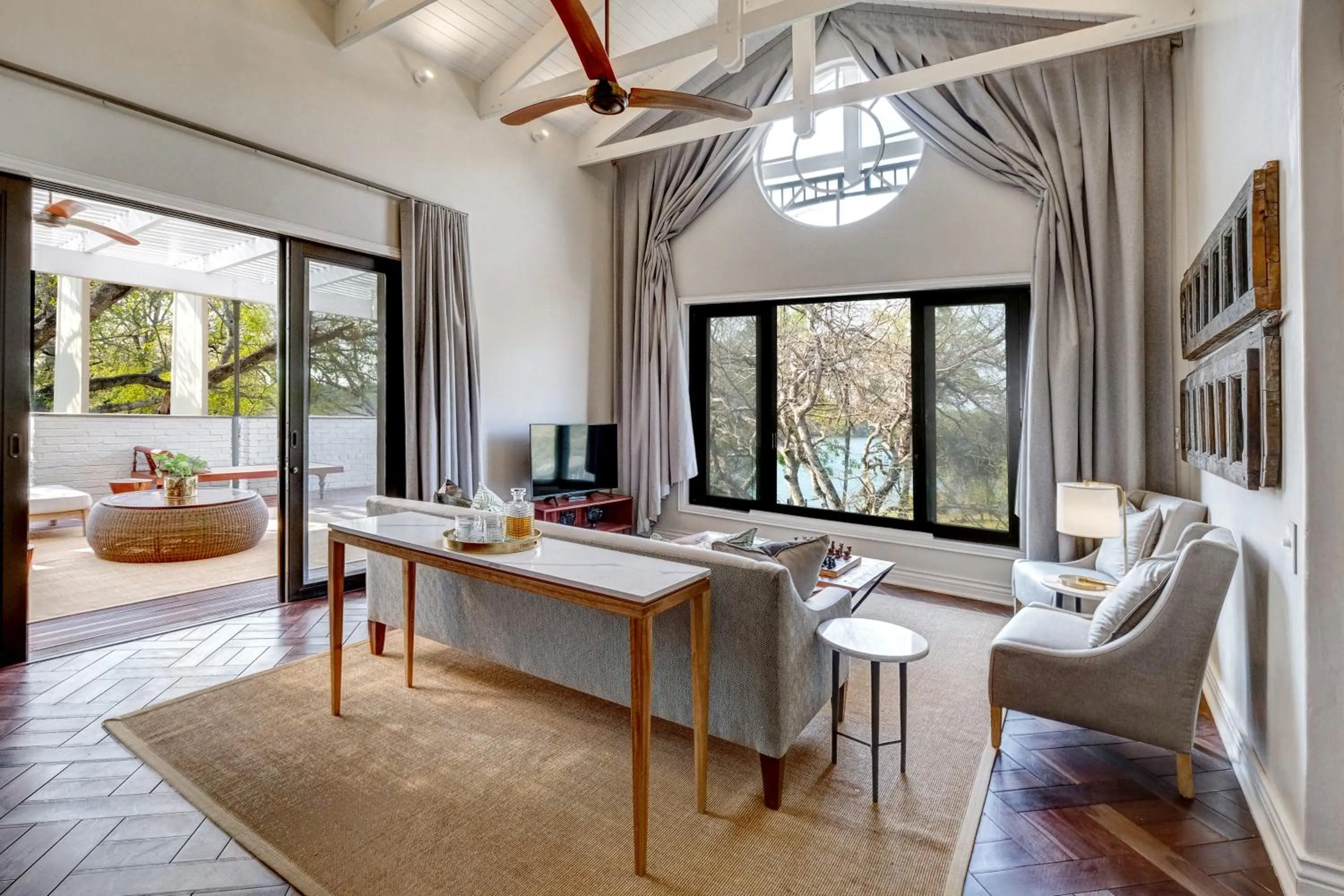 Living room in Palm River Hotel