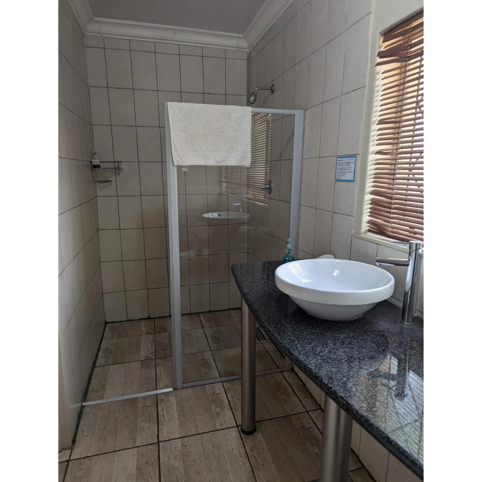 Shower in Palms Lodge