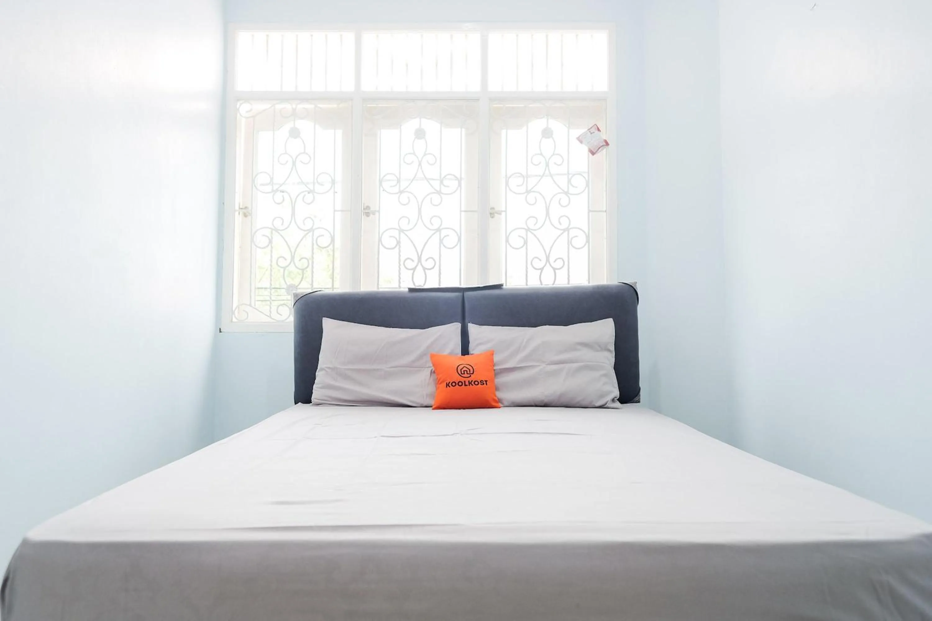 Bedroom, Bed in KoolKost Syariah near Green Pramuka Square Mall - Minimal Stay 6 Nights