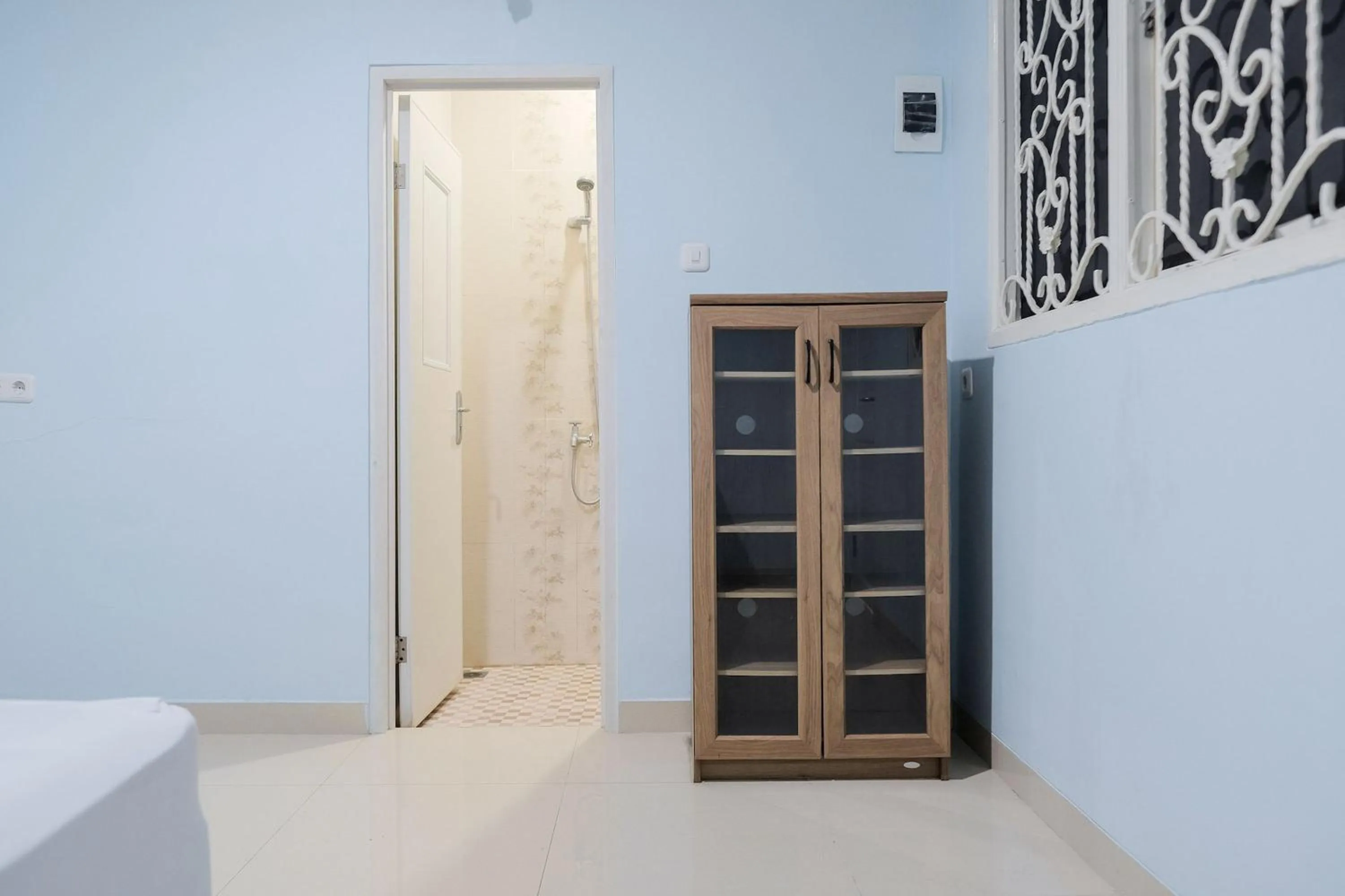 Bedroom, Bed in KoolKost Syariah near Green Pramuka Square Mall - Minimal Stay 6 Nights