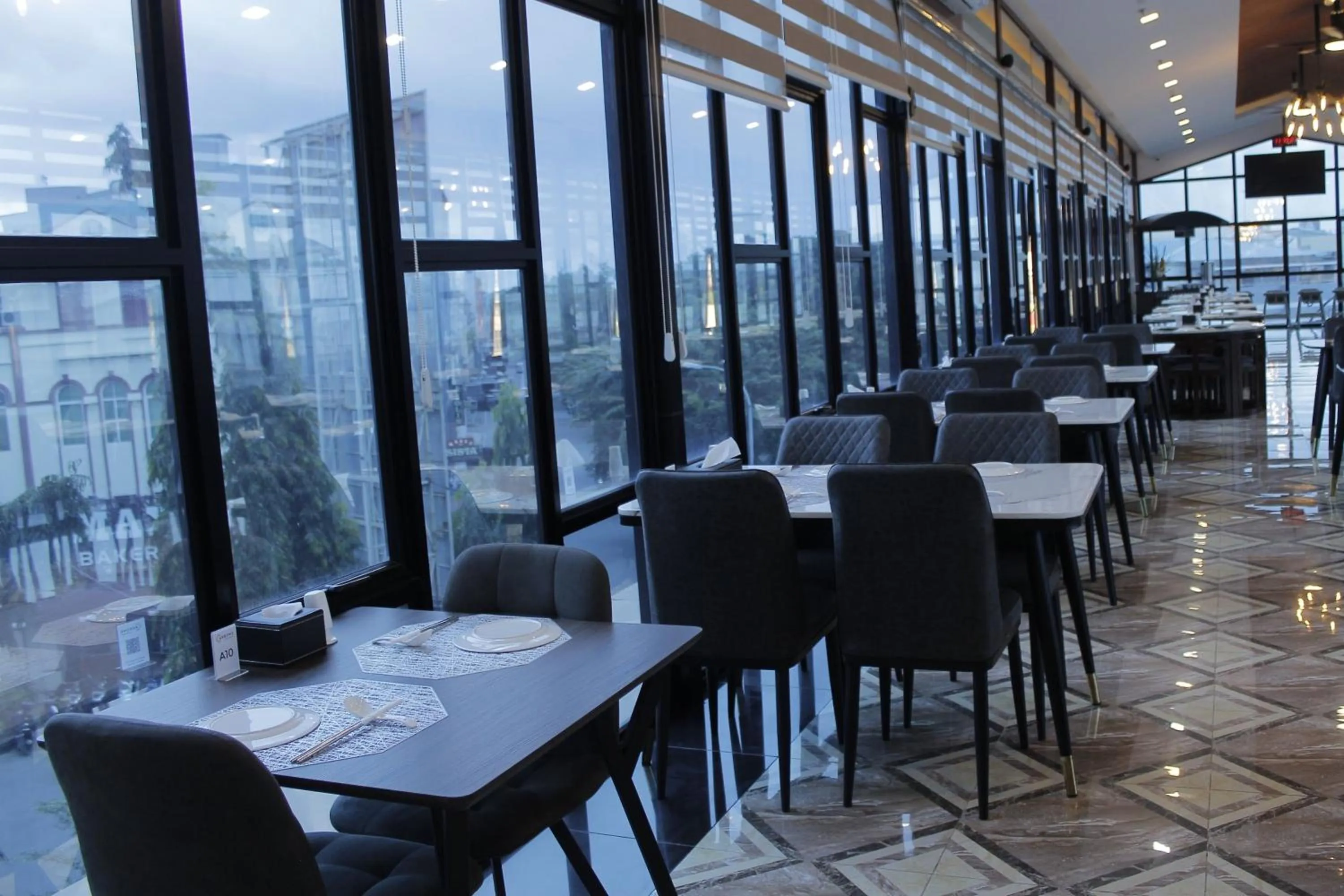 Restaurant/places to eat in BATAM 1 HOTEL