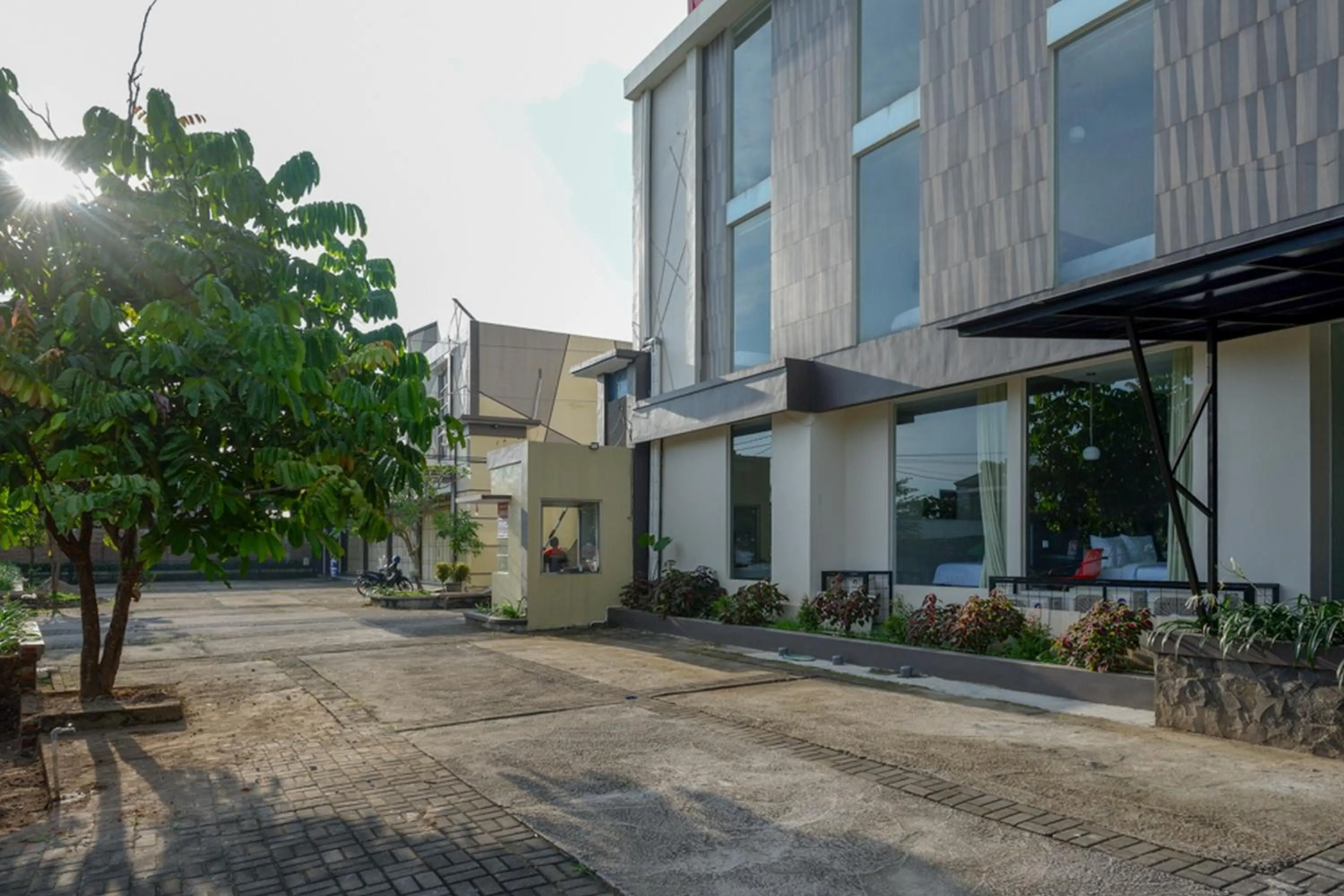 Property building in RedDoorz Plus near Solo Baru