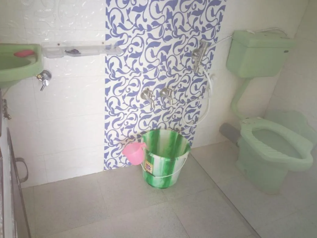 Bathroom in Dikis Homestay
