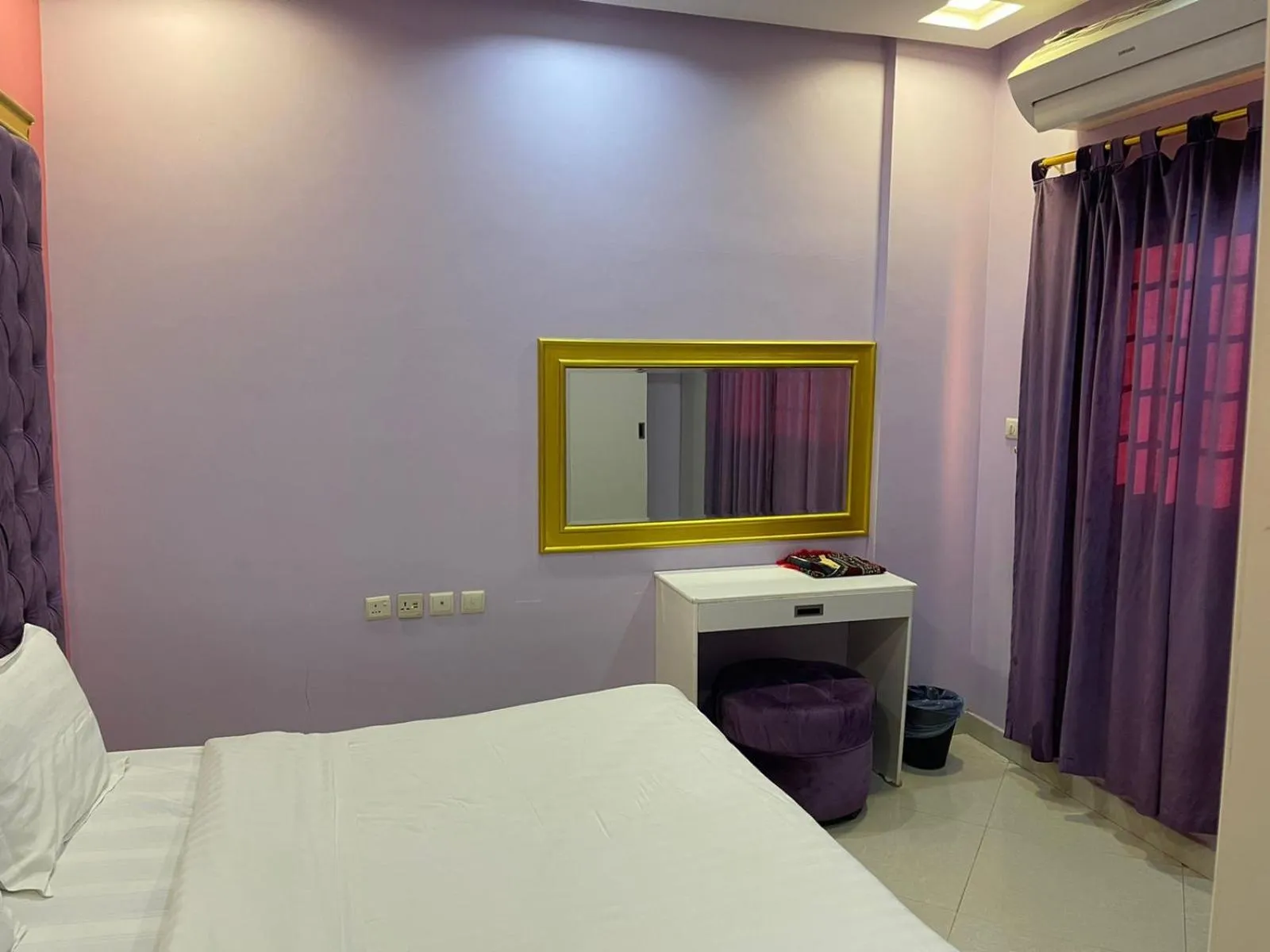 Bedroom, Bed in Golden Quba 1