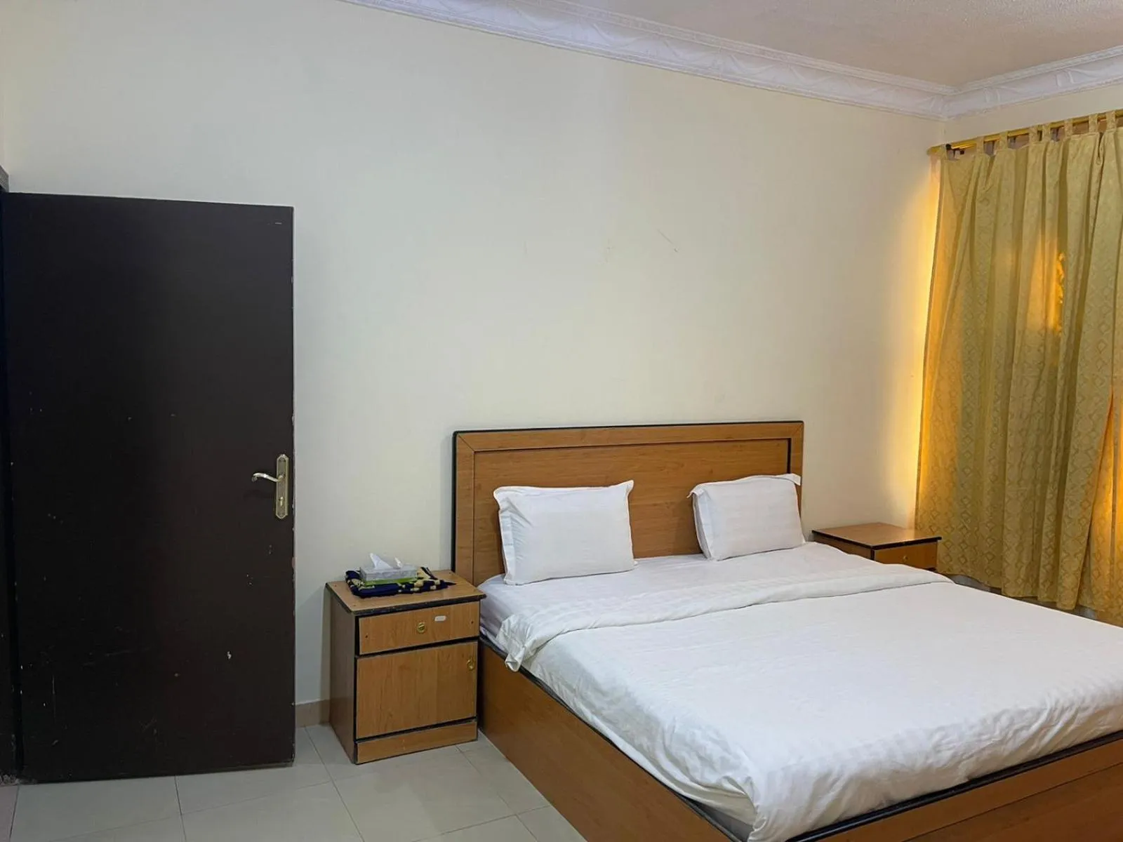 Photo of the whole room, Bed in Golden Quba 1