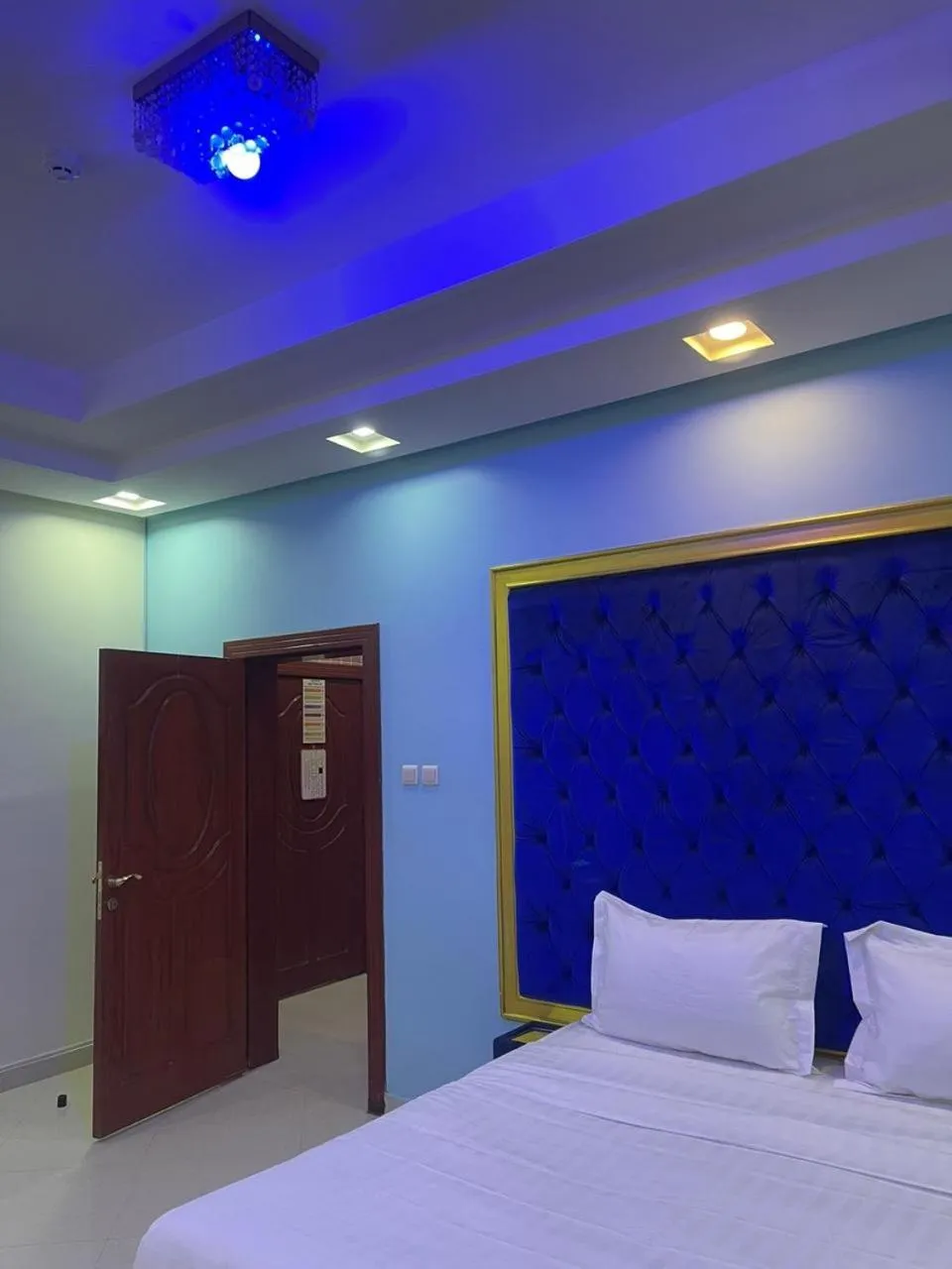 Bed in Golden Quba 1