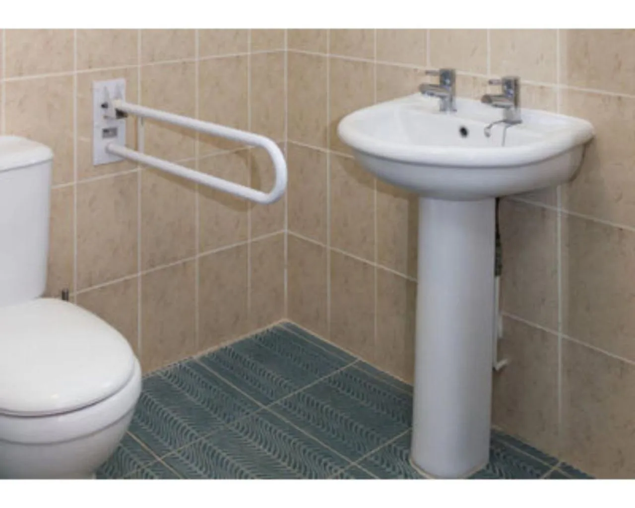 Bathroom in The Bull Inn